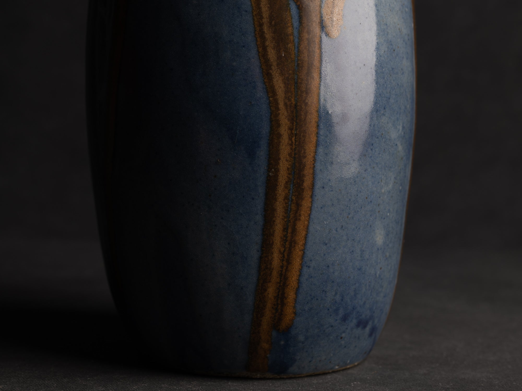 Important vase en grès de Léon Pointu, Atelier Pointu, France (vers 1930)..School of Carriès Large stoneware vase by Léon Pointu, Atelier Pointu, France (circa 1930)