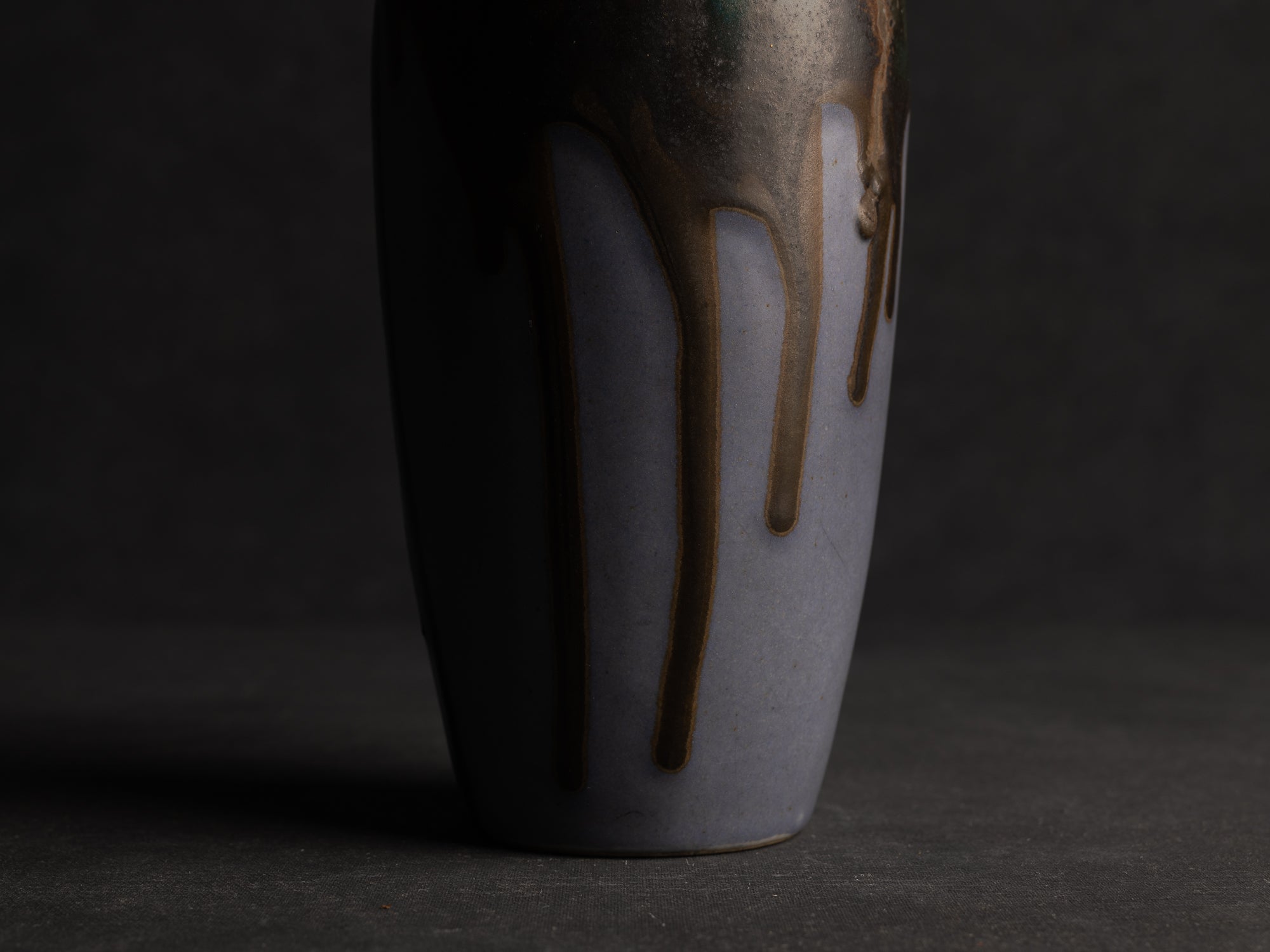Vase balustre en grès de Léon Pointu, Atelier Pointu, France (vers 1925-30)..School of Carriès, stoneware ovoid vase by Léon Pointu, Atelier Pointu, France (circa 1925-30)