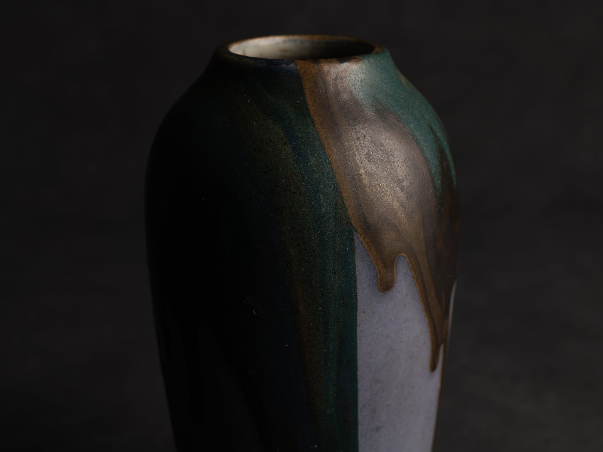 Vase balustre en grès de Léon Pointu, Atelier Pointu, France (vers 1925-30)..School of Carriès, stoneware ovoid vase by Léon Pointu, Atelier Pointu, France (circa 1925-30)
