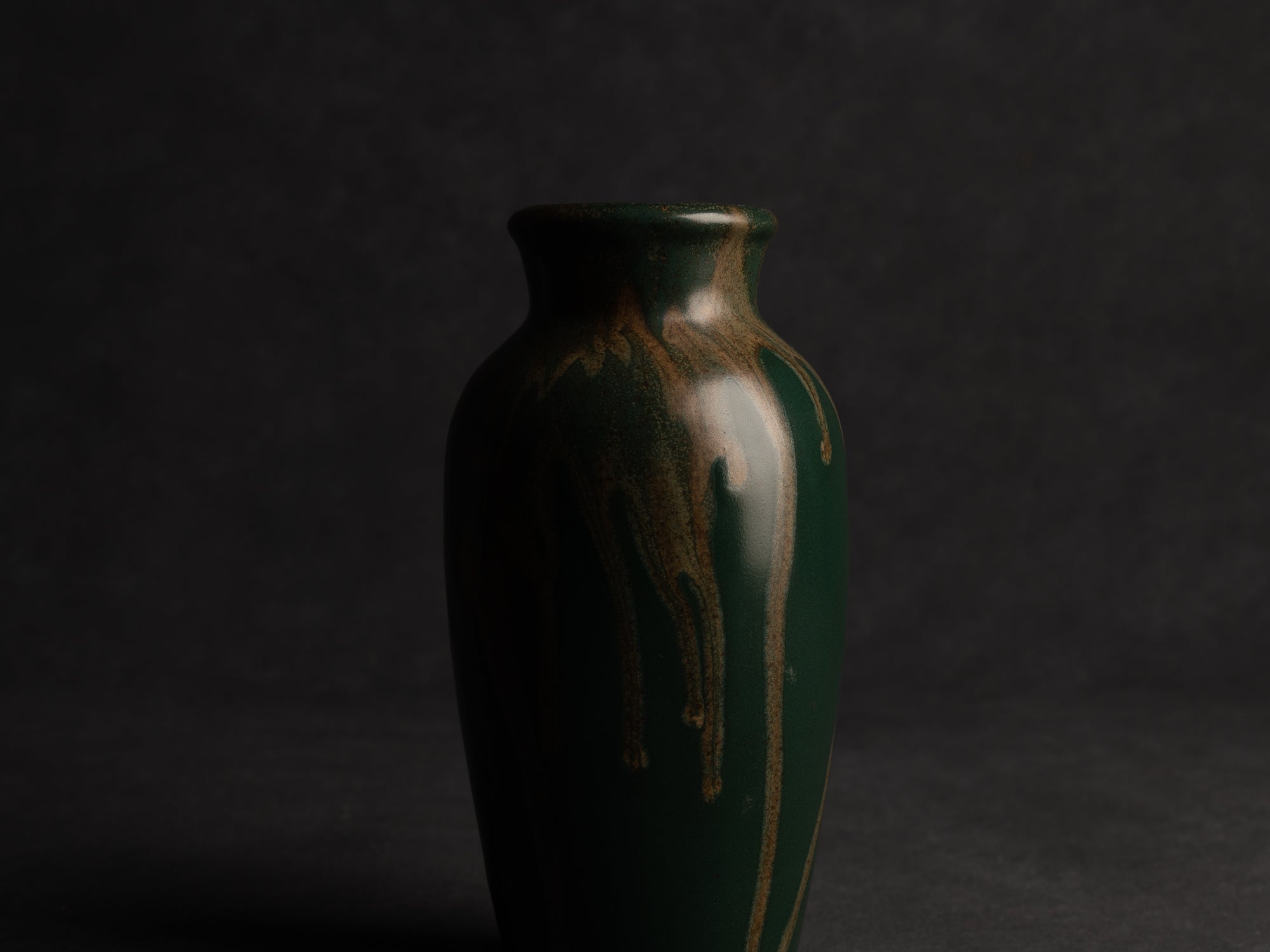 Vase balustre en grès de Léon Pointu, Atelier Pointu, France (vers 1910-25)..School of Carriès, Stoneware ovoid vase by Léon Pointu, Atelier Pointu, France (circa 1910-25)