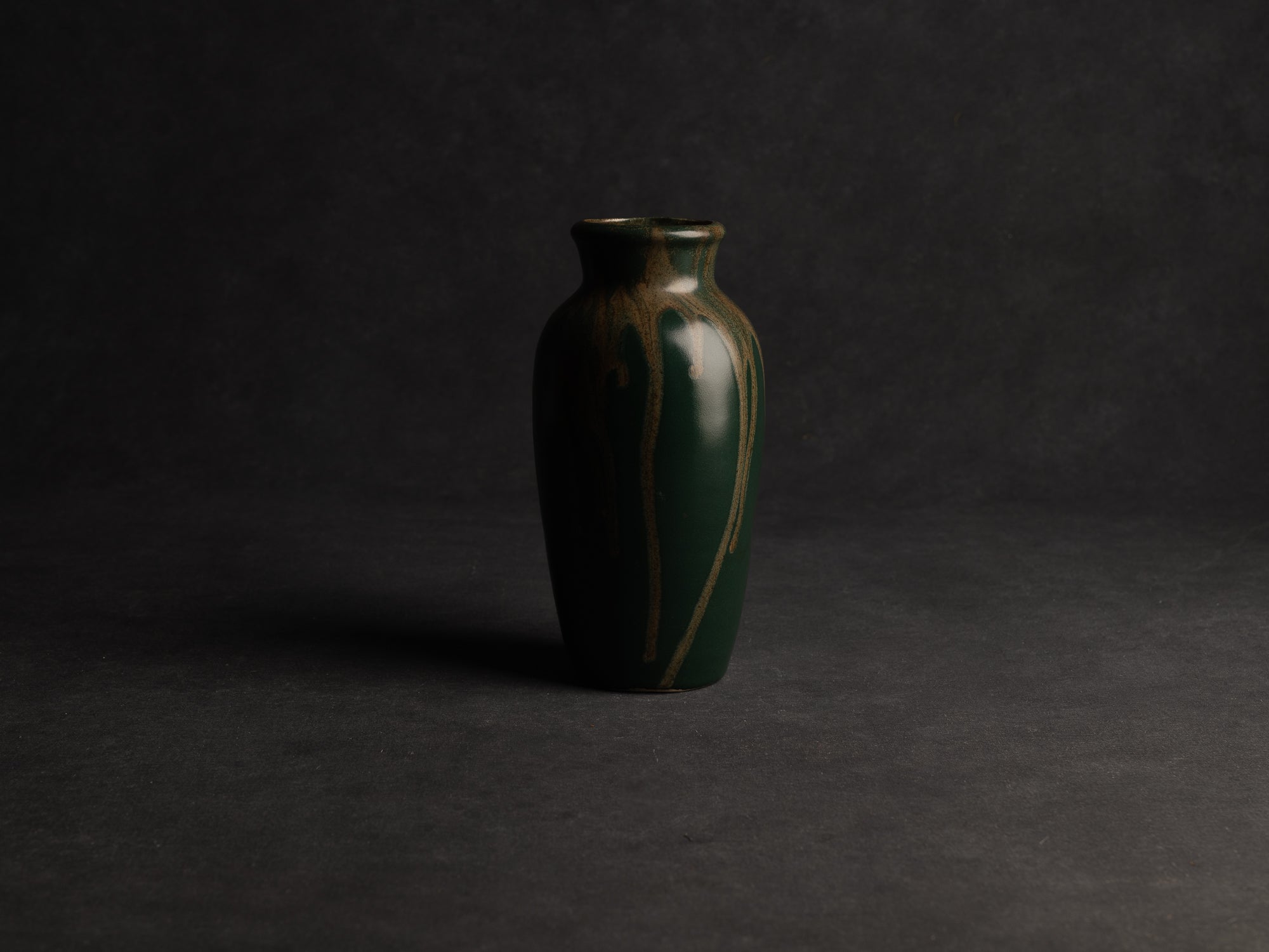 Vase balustre en grès de Léon Pointu, Atelier Pointu, France (vers 1910-25)..School of Carriès, Stoneware ovoid vase by Léon Pointu, Atelier Pointu, France (circa 1910-25)