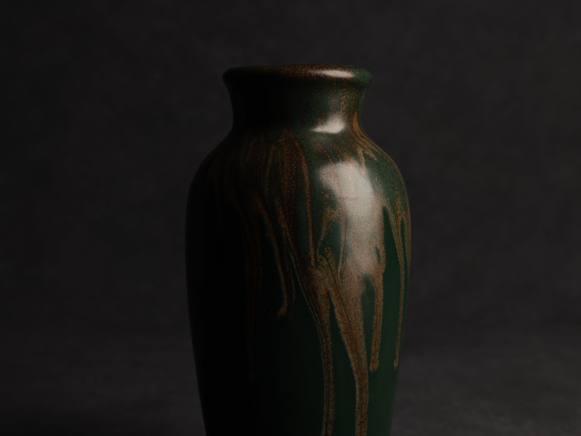 Vase balustre en grès de Léon Pointu, Atelier Pointu, France (vers 1910-25)..School of Carriès, Stoneware ovoid vase by Léon Pointu, Atelier Pointu, France (circa 1910-25)