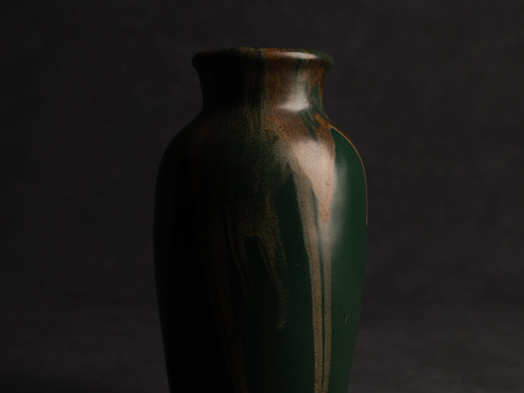 Vase balustre en grès de Léon Pointu, Atelier Pointu, France (vers 1910-25)..School of Carriès, Stoneware ovoid vase by Léon Pointu, Atelier Pointu, France (circa 1910-25)