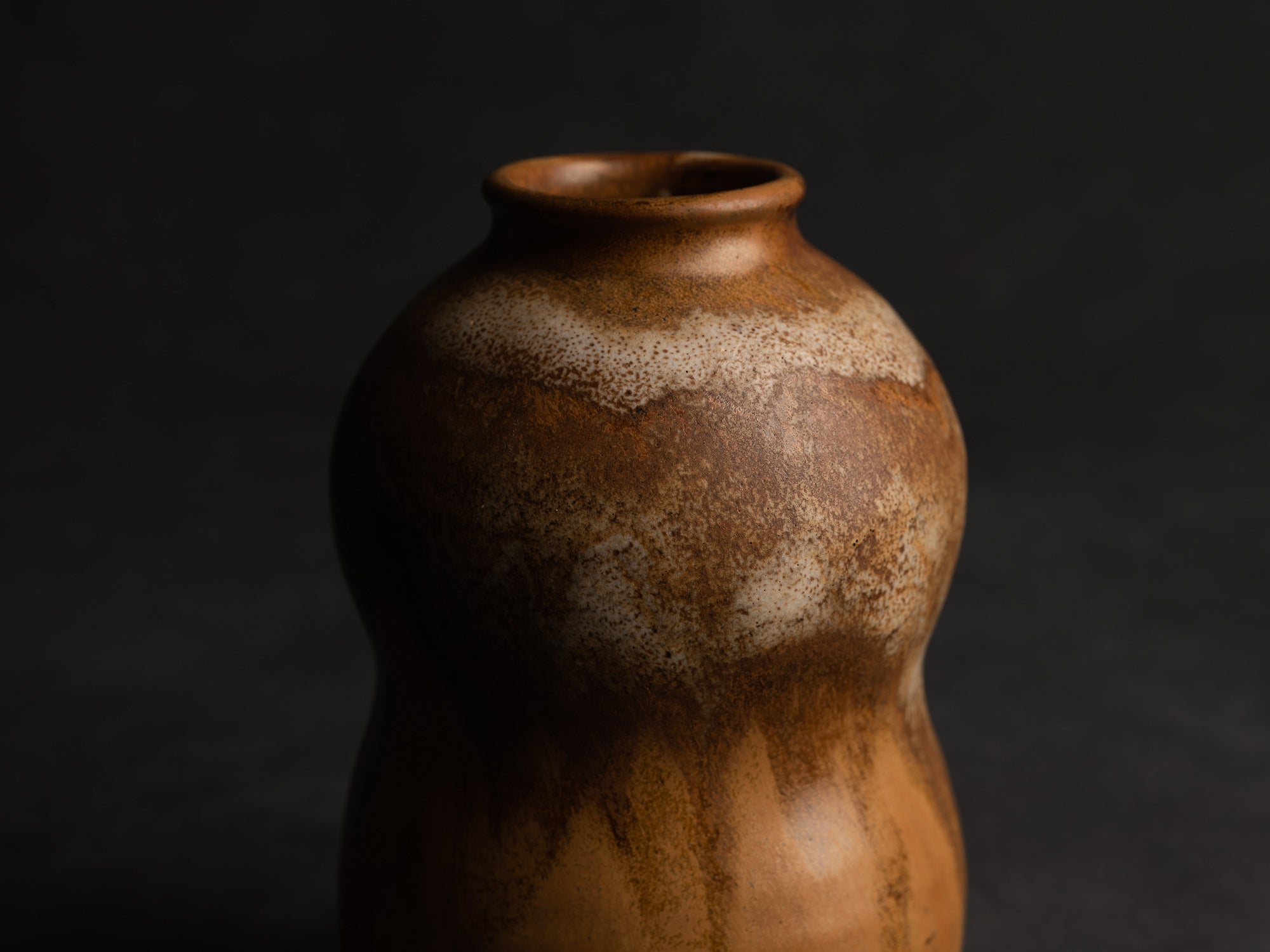 Vase bilobé en grès japonisant de Léon Pointu, Atelier Pointu, France (vers 1910-25)..School of Carriès, hyotan gourd-shaped japonisme stoneware vase by Léon Pointu, Atelier Pointu, France (circa 1910-25)