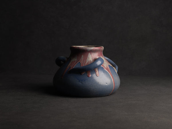 Vase à trois anses en grès japonisant de Léon Pointu, Atelier Pointu, France (vers 1925-30)..School of Carriès, large japonisme three-handled stoneware vase by Léon Pointu, Atelier Pointu, France (circa 1925-35)