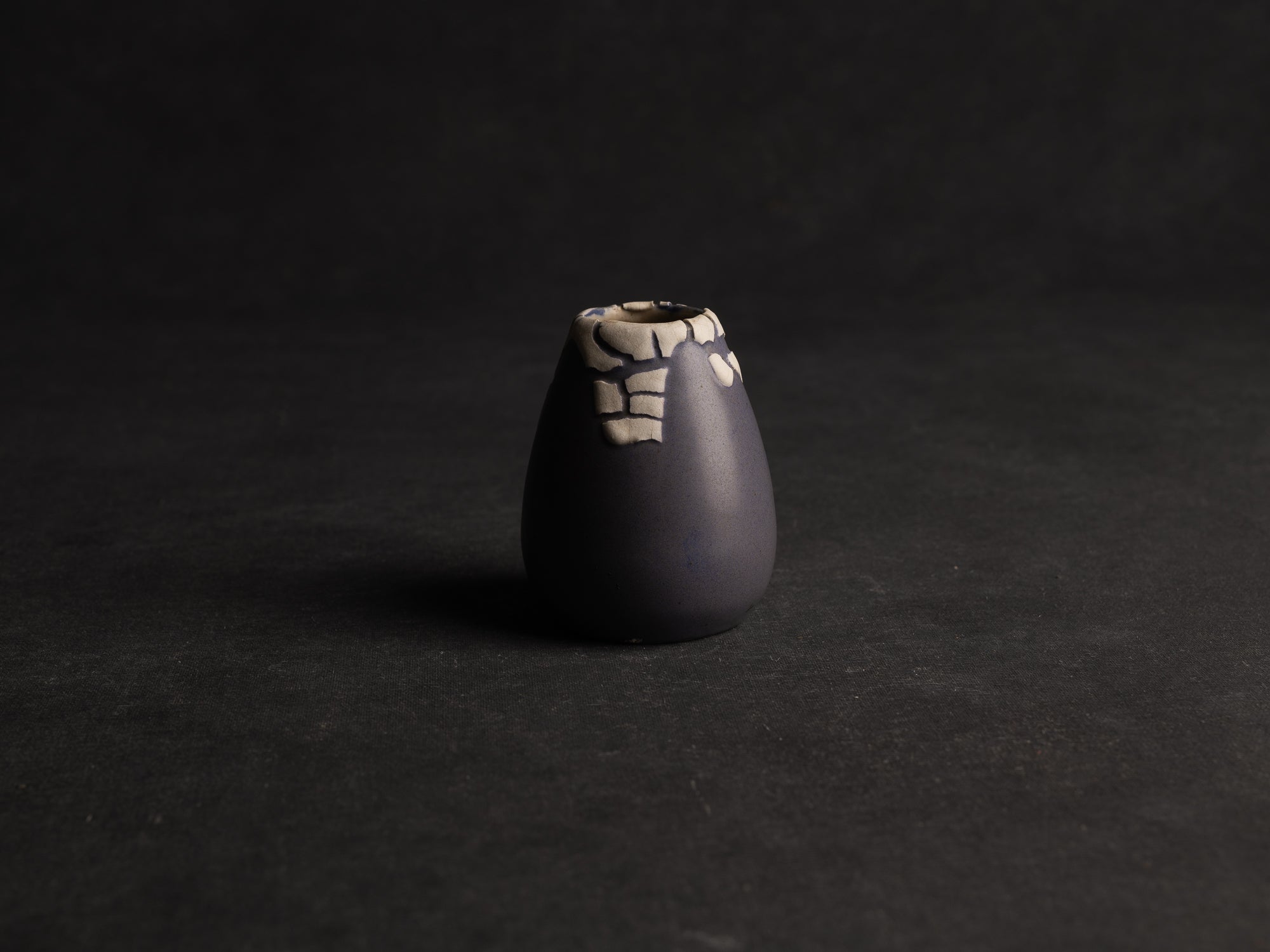Chaire, pot à poussière de thé "peau de serpent" en grès de Léon Pointu, Atelier Pointu, France (vers 1930)..School of Carriès cha-ire, stoneware snakeskin glazed tea container by Léon Pointu, Atelier Pointu, France (circa 1930)