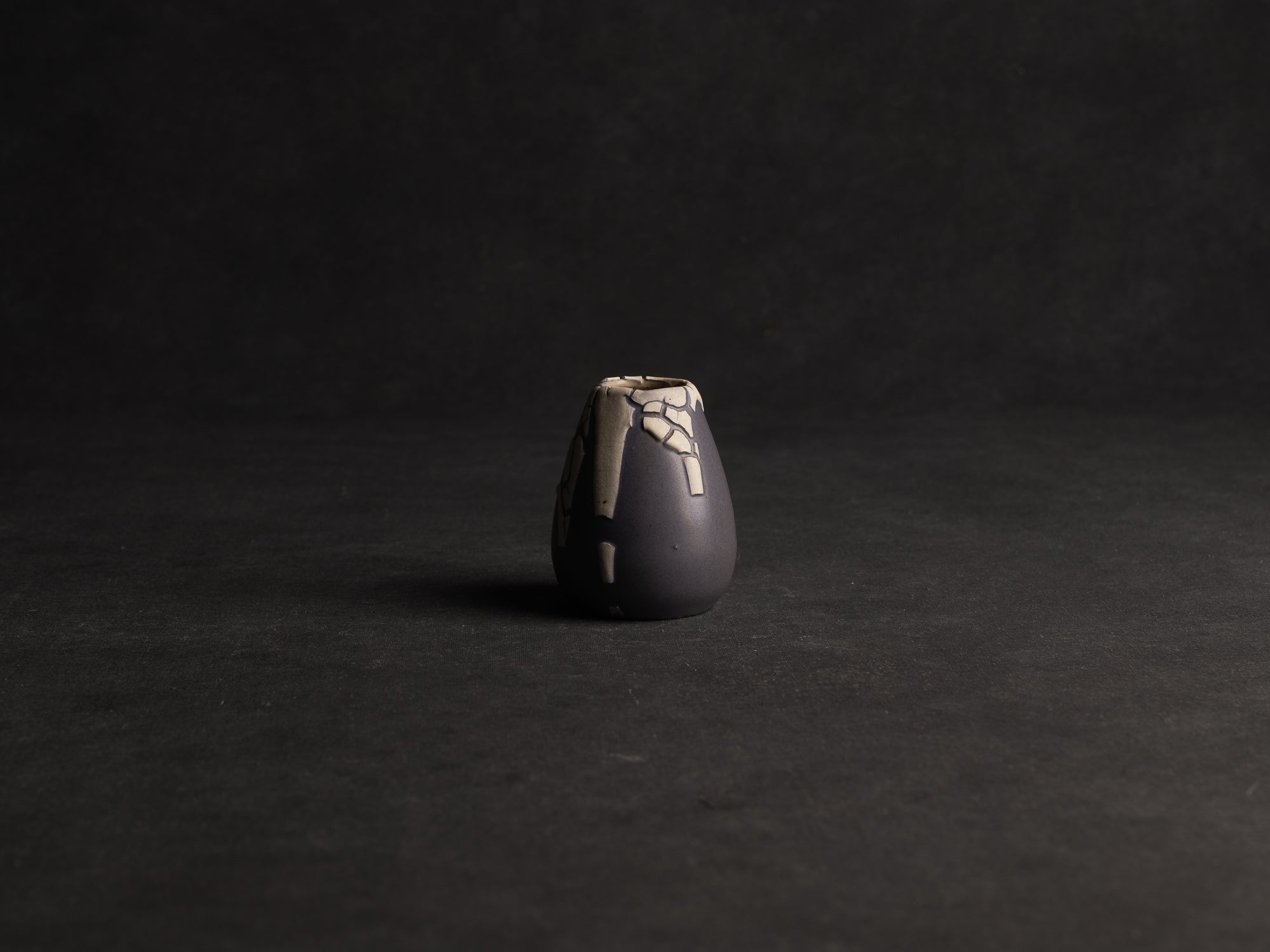 Chaire, pot à poussière de thé "peau de serpent" en grès de Léon Pointu, Atelier Pointu, France (vers 1930)..School of Carriès cha-ire, stoneware snakeskin glazed tea container by Léon Pointu, Atelier Pointu, France (circa 1930)