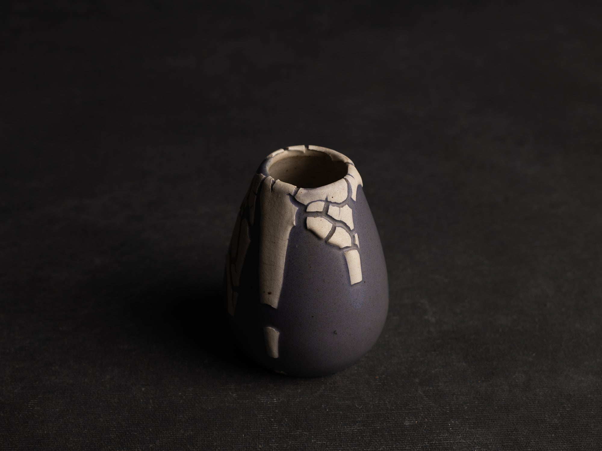 Chaire, pot à poussière de thé "peau de serpent" en grès de Léon Pointu, Atelier Pointu, France (vers 1930)..School of Carriès cha-ire, stoneware snakeskin glazed tea container by Léon Pointu, Atelier Pointu, France (circa 1930)