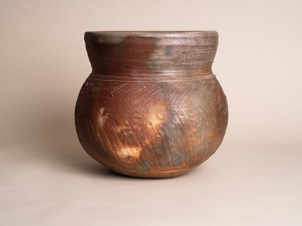 Pot monumental d'Hervé Rousseau à la Borne, France (vers 1985)..La Borne planter pot by Hervé Rousseau, France (circa 1985)
