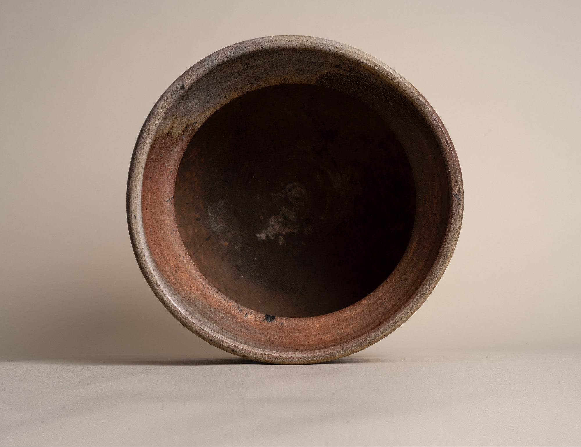 Pot monumental d'Hervé Rousseau à la Borne, France (vers 1985)..La Borne planter pot by Hervé Rousseau, France (circa 1985)
