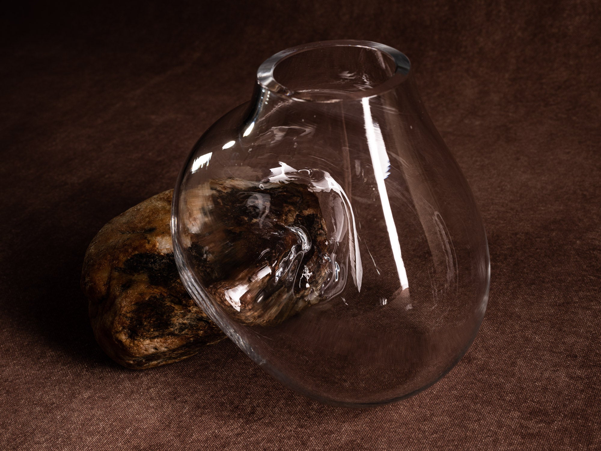 Vase‑sculpture "Gallus" de Lætitia Jacquetton, France (2021)..Sculpture‑vase "Gallus" by Lætitia Jacquetton, France (2021)
