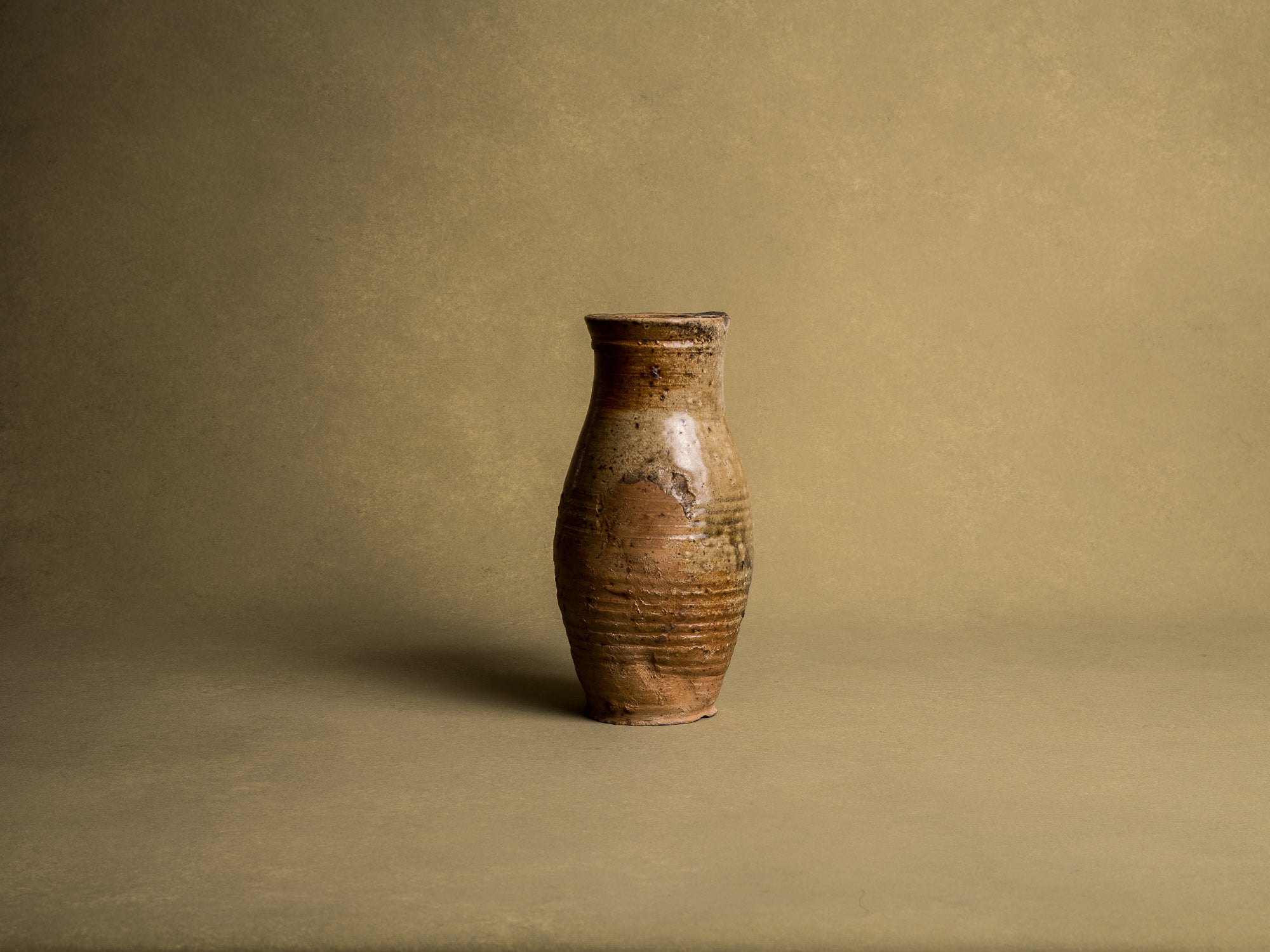 Mitate, vase "jambe de chien" en grès du beauvaisis, France (XVIIIe / XIXe siècle)..Mitate, vase "jambe de chien" in stoneware from beauvaisis, France (18th / 19th century)