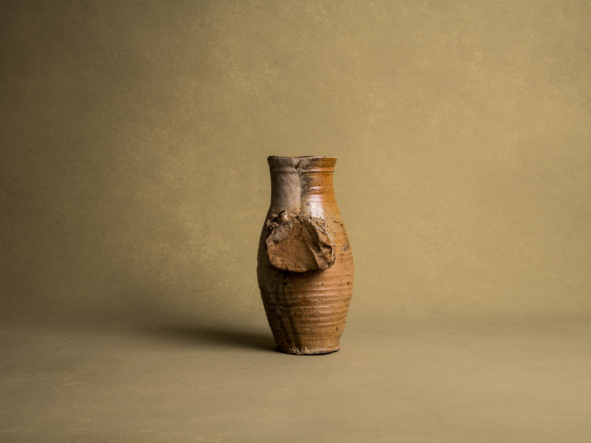 Mitate, vase "jambe de chien" en grès du beauvaisis, France (XVIIIe / XIXe siècle)..Mitate, vase "jambe de chien" in stoneware from beauvaisis, France (18th / 19th century)
