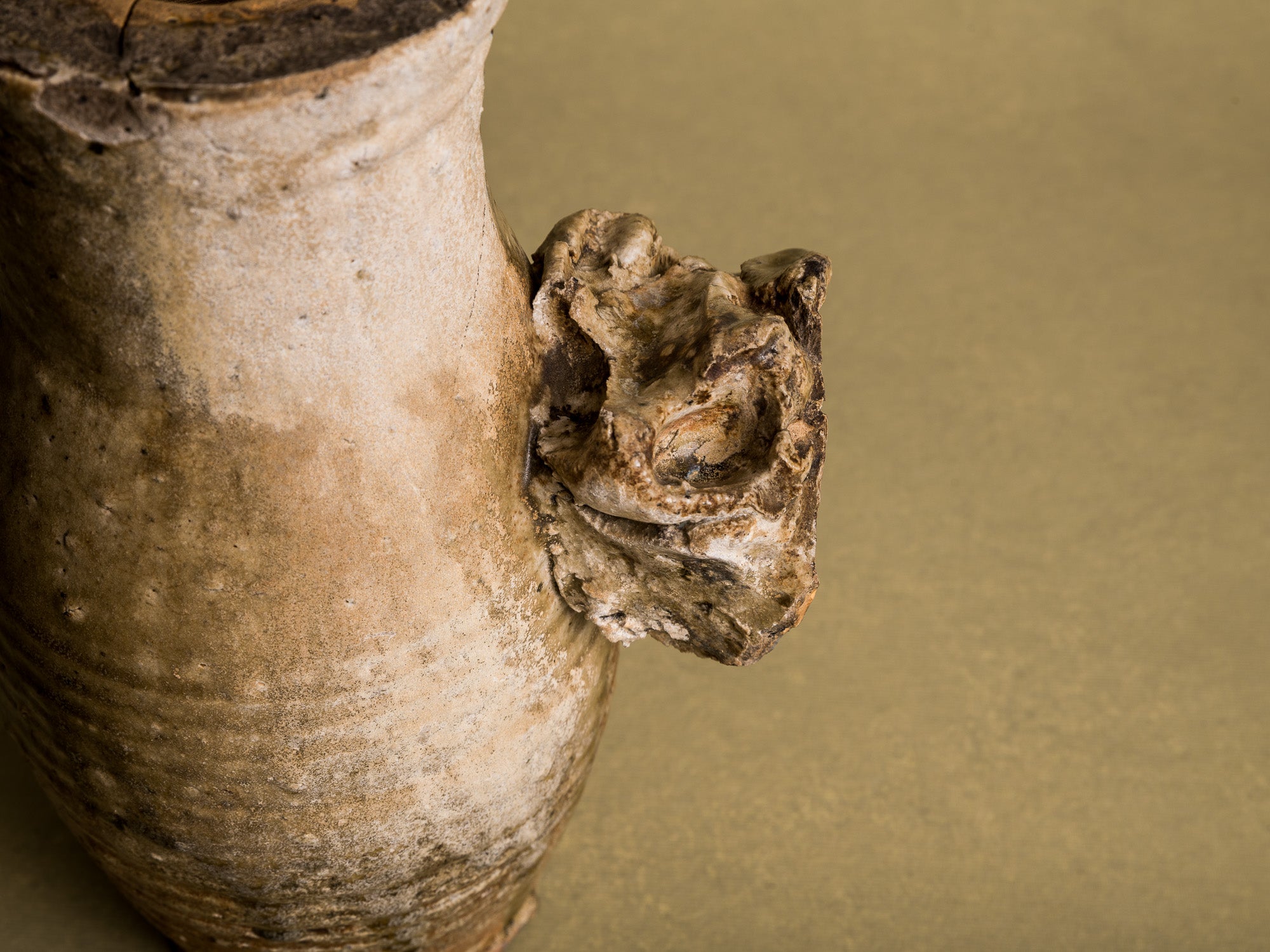 Mitate, vase "jambe de chien" en grès du beauvaisis, France (XVIIIe / XIXe siècle)..Mitate, vase "jambe de chien" in stoneware from beauvaisis, France (18th / 19th century)