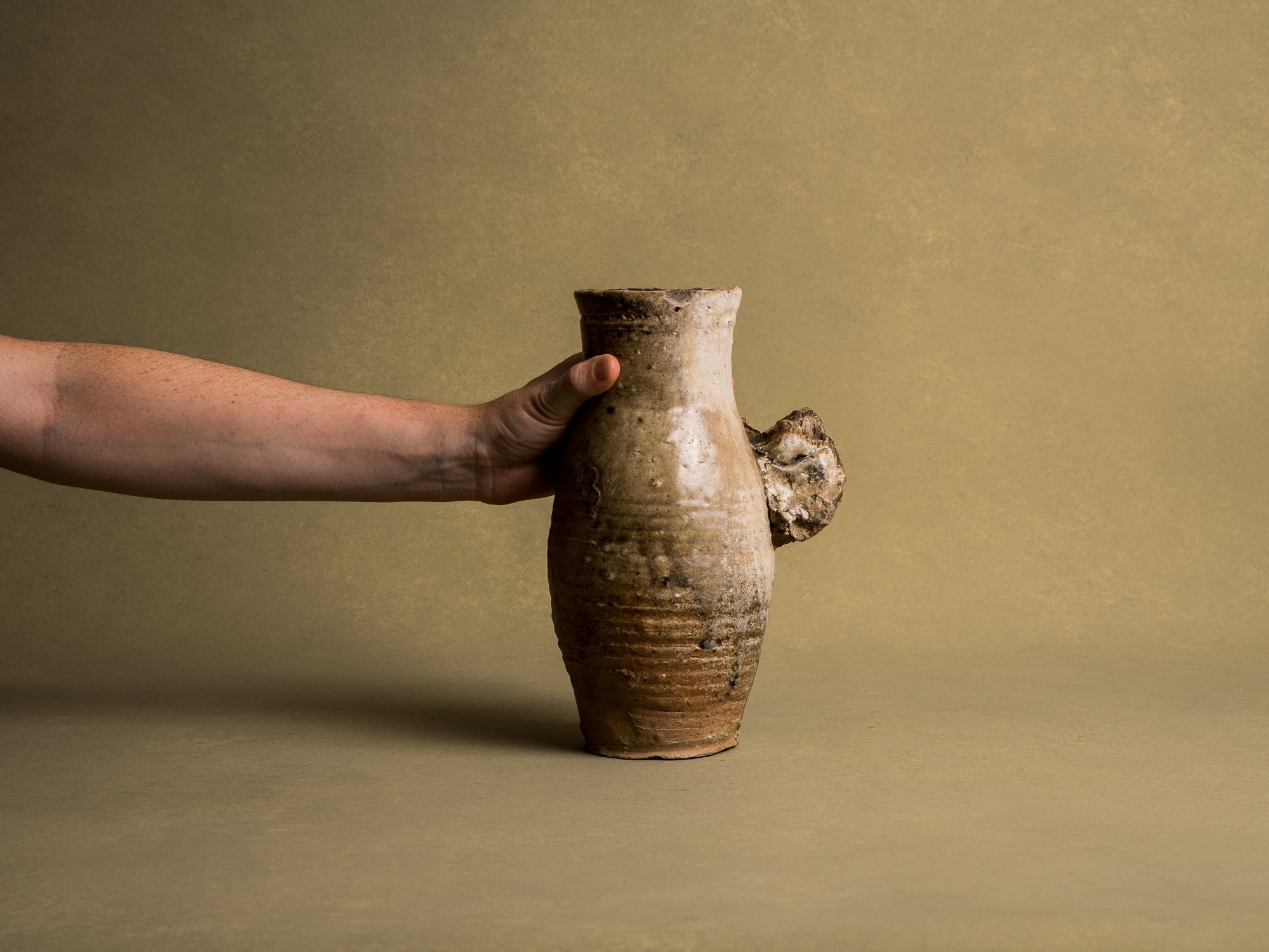 Mitate, vase "jambe de chien" en grès du beauvaisis, France (XVIIIe / XIXe siècle)..Mitate, vase "jambe de chien" in stoneware from beauvaisis, France (18th / 19th century)