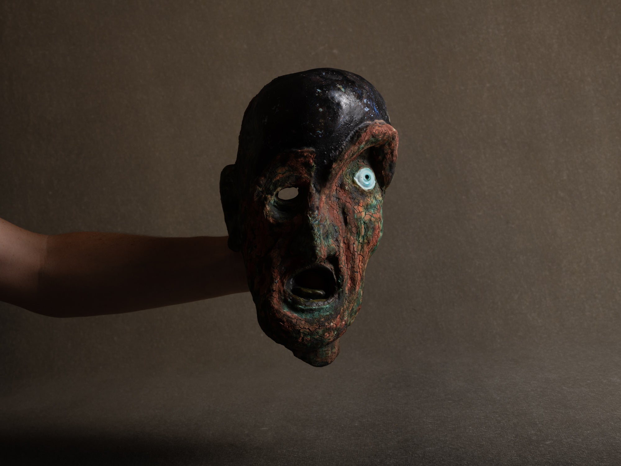 Exceptionnel masque mural de Henri‑Georges Dupetit, France (vers 1965)..Outstanding mask by Henri‑Georges Dupetit, France (circa 1965)