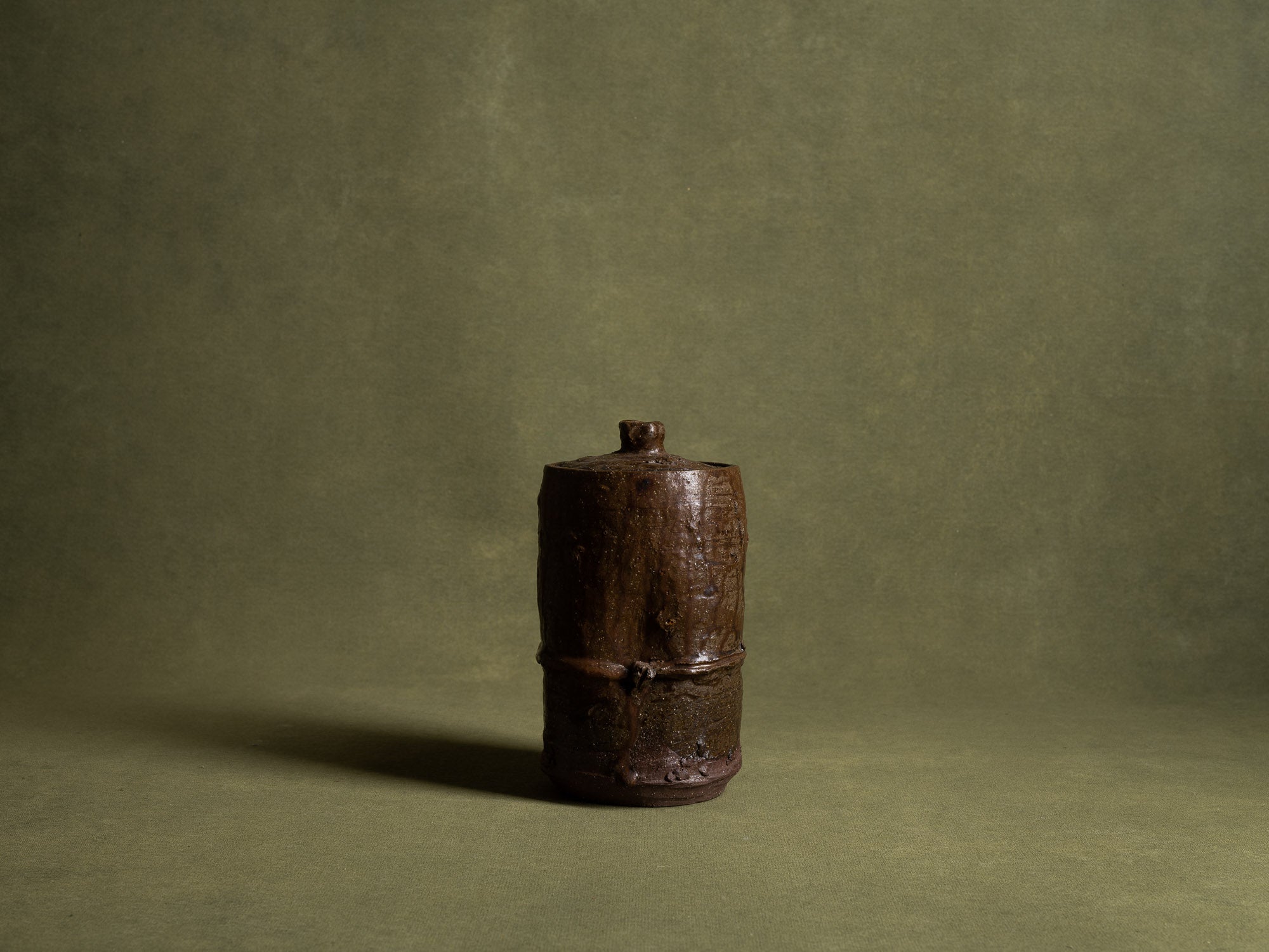 Mizusashi, pot couvert à eau, Japon (ère Shōwa)..Seto ware water pot Mizusashi , Japan (Shōwa era)
