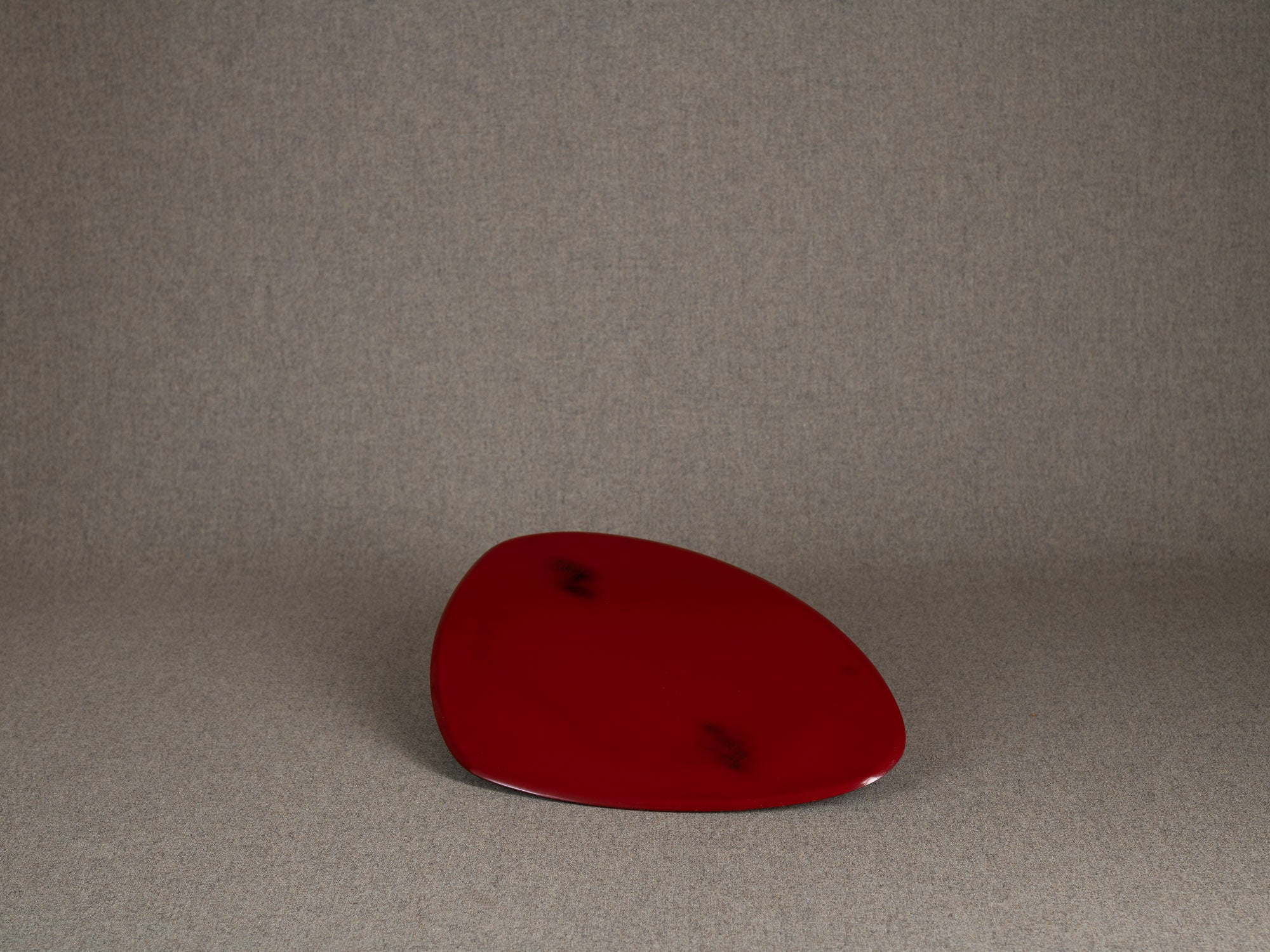 Plateau monoxyle senchabon en laque urushi negoro, Japon (Ére Showa)..Free form monoxyle senchabon tray in urushi negoro lacquer, Japan (Showa era)