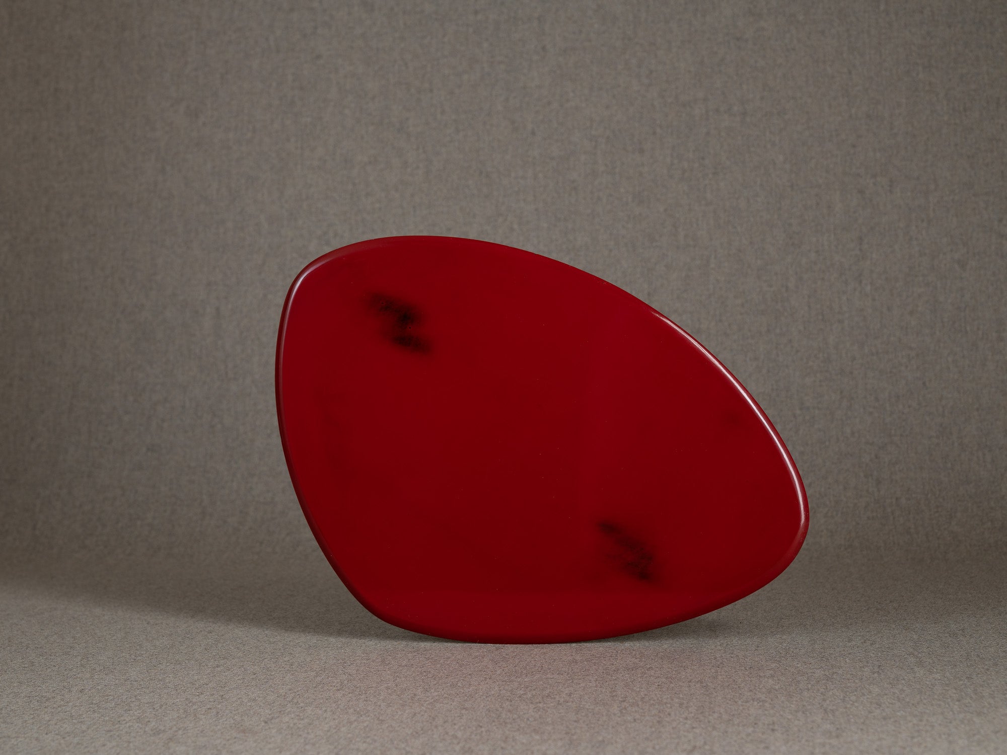 Plateau monoxyle senchabon en laque urushi negoro, Japon (Ére Showa)..Free form monoxyle senchabon tray in urushi negoro lacquer, Japan (Showa era)