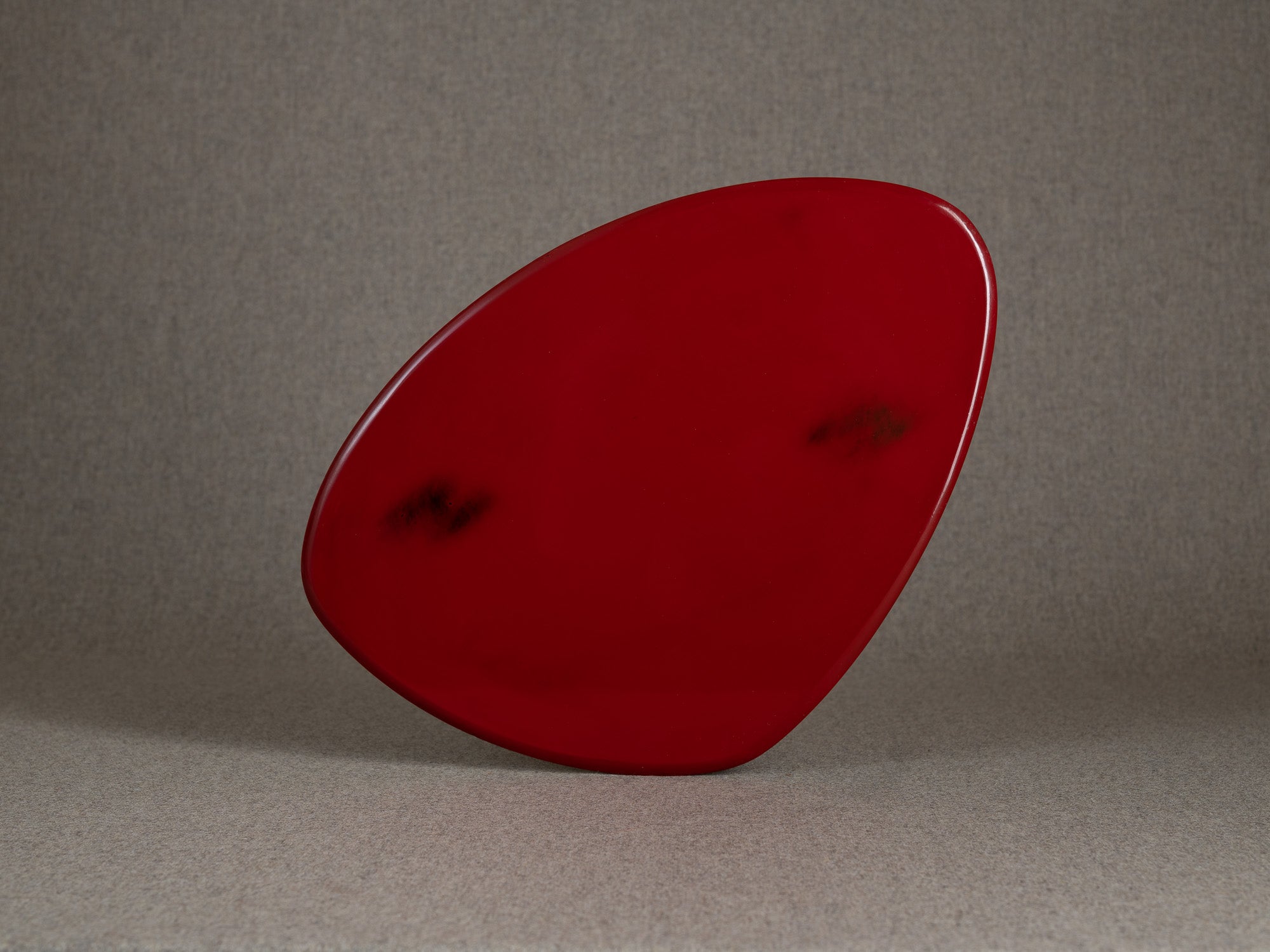 Plateau monoxyle senchabon en laque urushi negoro, Japon (Ére Showa)..Free form monoxyle senchabon tray in urushi negoro lacquer, Japan (Showa era)