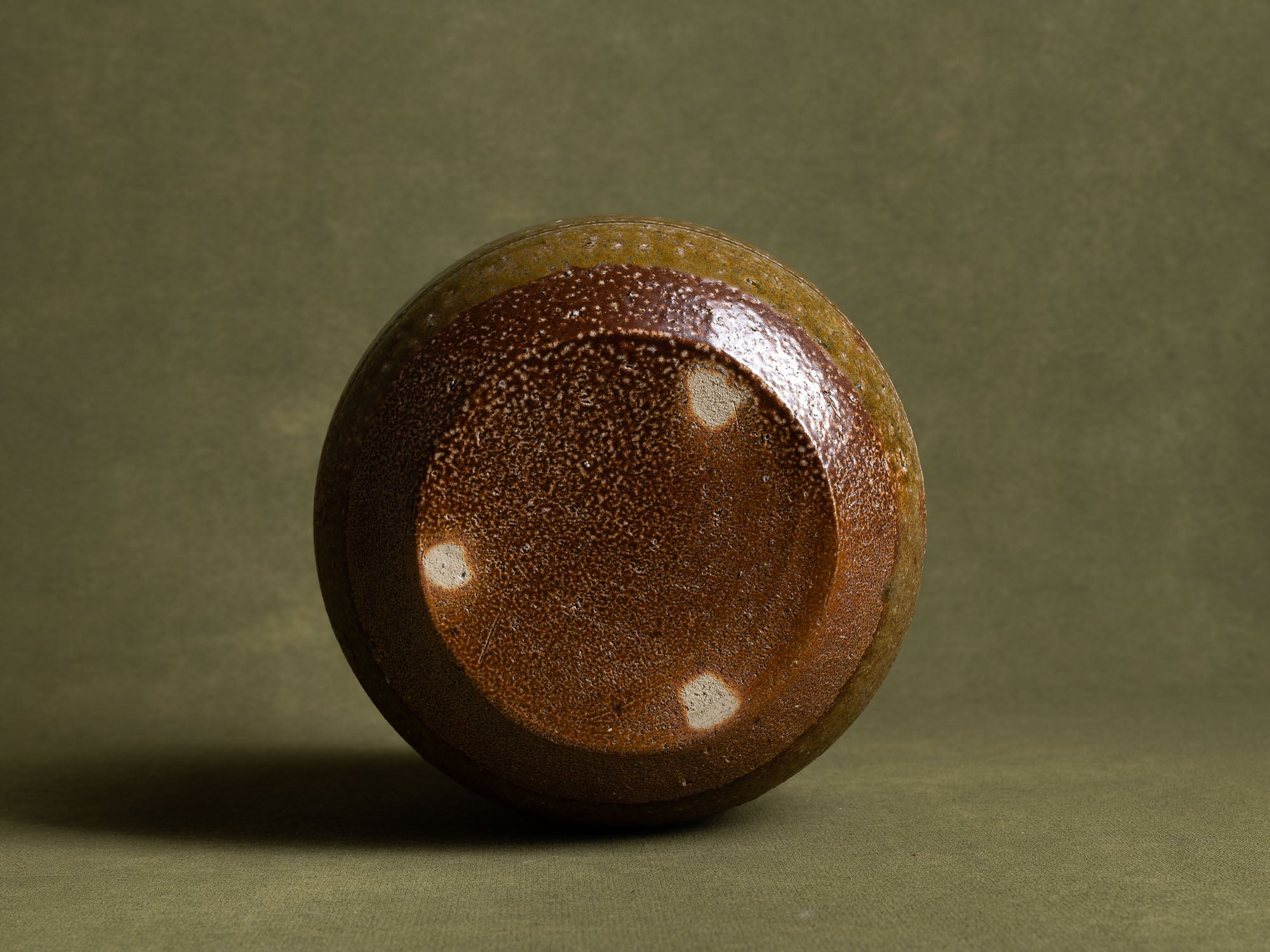 Mizusashi, pot couvert à eau pour la cérémonie du thé, Japon (ére Shōwa)..Seto ware lidded pot, Mizusashi for tea ceremony, Japan (Shōwa Era)