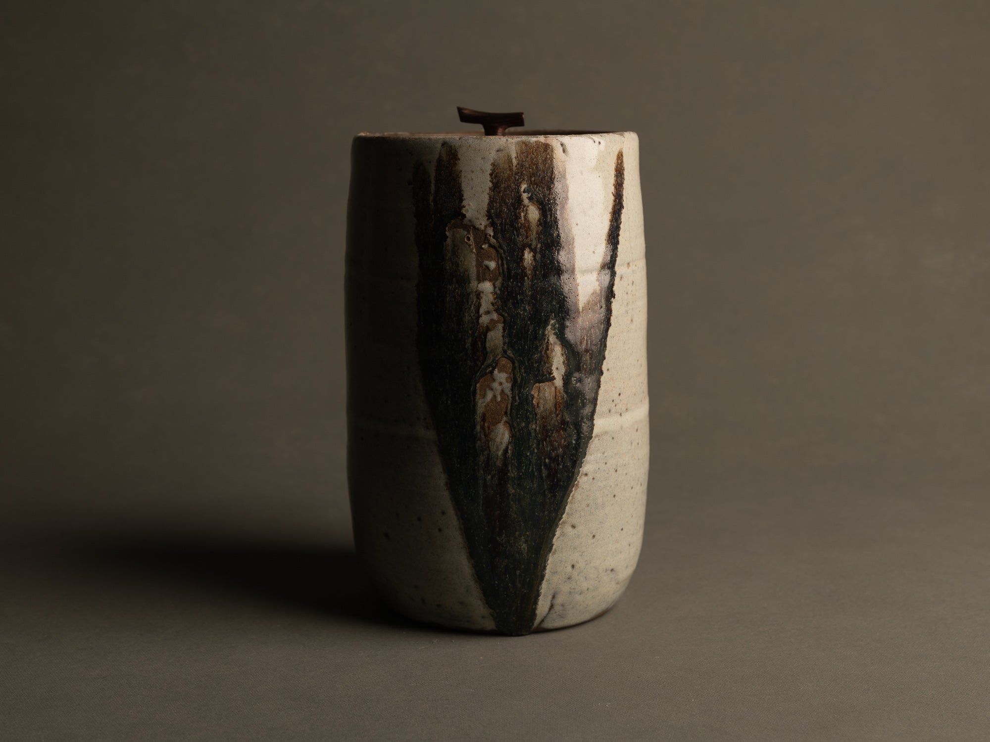 Mizusashi, Pot couvert à eau de type Seto, Japon (ére Taishō  / Shōwa)..Seto ware water pot Mizusashi , Japan (Taishō  / Shōwa Era)