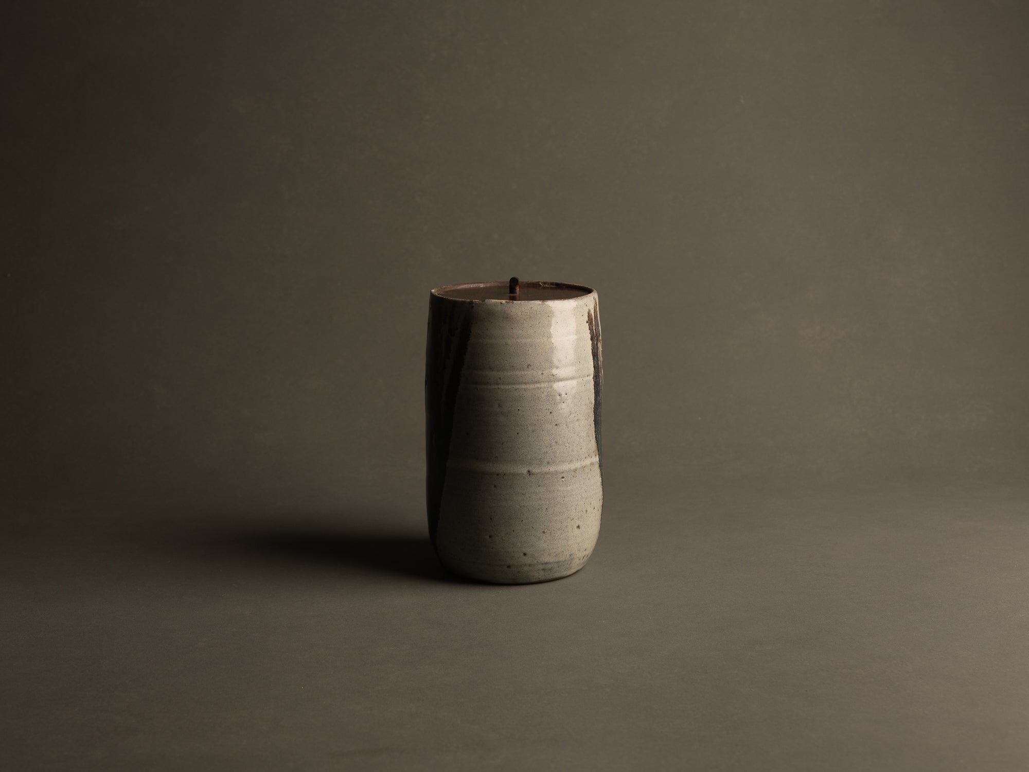 Mizusashi, Pot couvert à eau de type Seto, Japon (ére Taishō  / Shōwa)..Seto ware water pot Mizusashi , Japan (Taishō  / Shōwa Era)