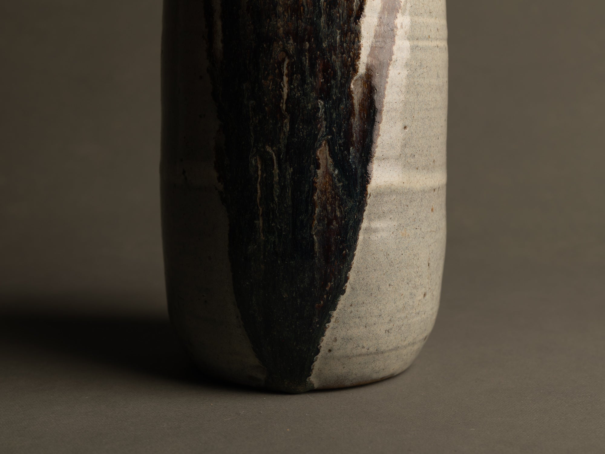Mizusashi, Pot couvert à eau de type Seto, Japon (ére Taishō  / Shōwa)..Seto ware water pot Mizusashi , Japan (Taishō  / Shōwa Era)