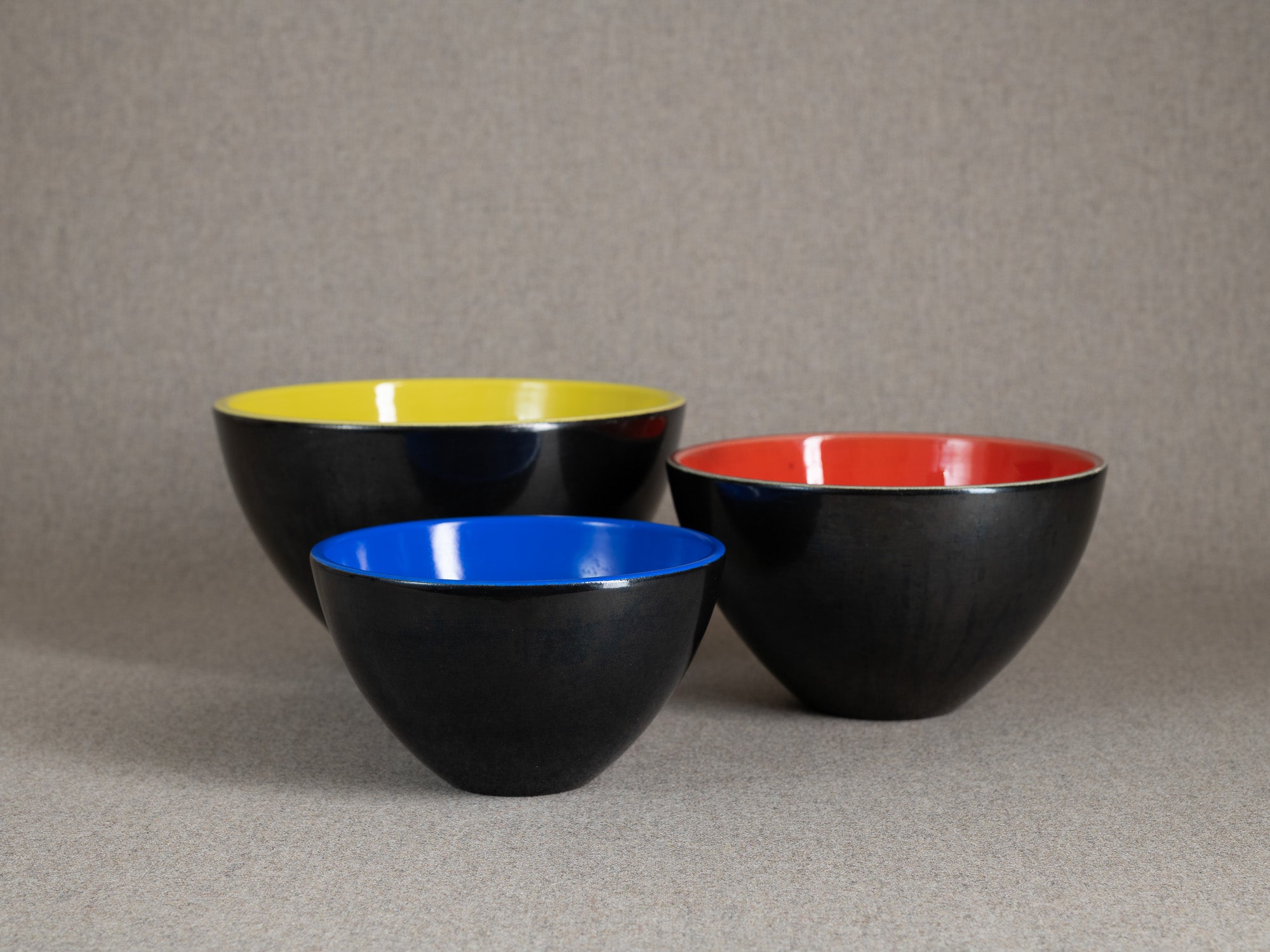 Suite de coupes gigognes "constructivistes" par Fernand Elchinger à Soufflenheim, France (vers 1955-58)..Set of 3 "bauhaus" bowls by Fernand Elchinger in Soufflenheim, France (circa 1955-58)