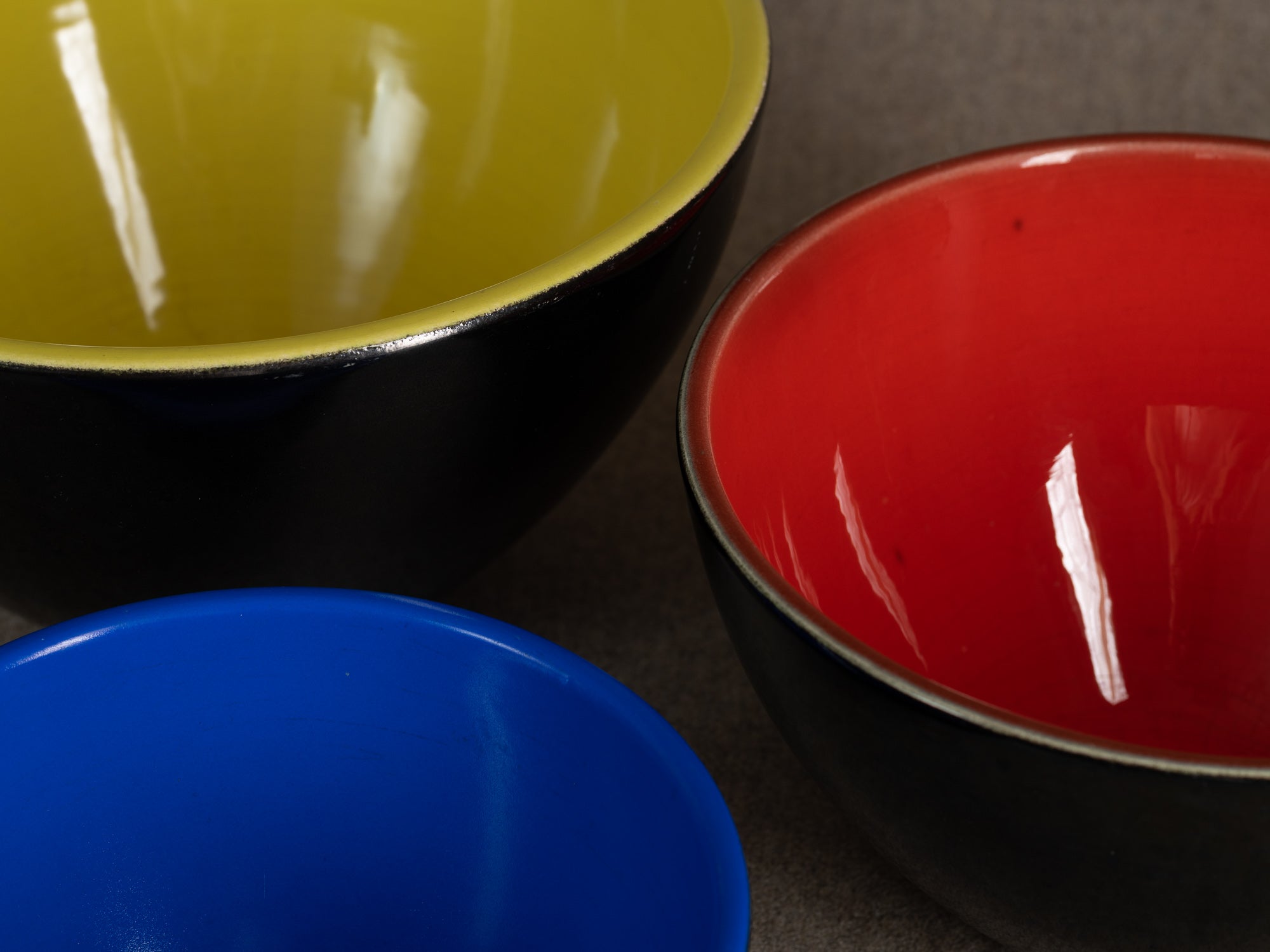 Suite de coupes gigognes "constructivistes" par Fernand Elchinger à Soufflenheim, France (vers 1955-58)..Set of 3 "bauhaus" bowls by Fernand Elchinger in Soufflenheim, France (circa 1955-58)