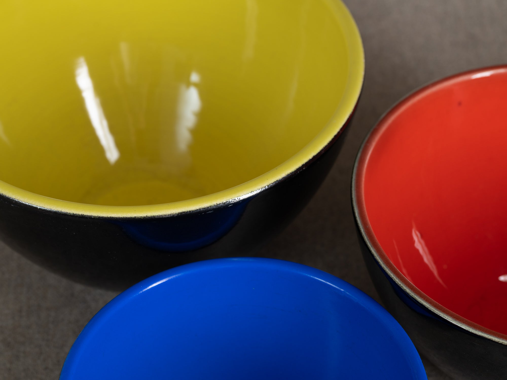 Suite de coupes gigognes "constructivistes" par Fernand Elchinger à Soufflenheim, France (vers 1955-58)..Set of 3 "bauhaus" bowls by Fernand Elchinger in Soufflenheim, France (circa 1955-58)