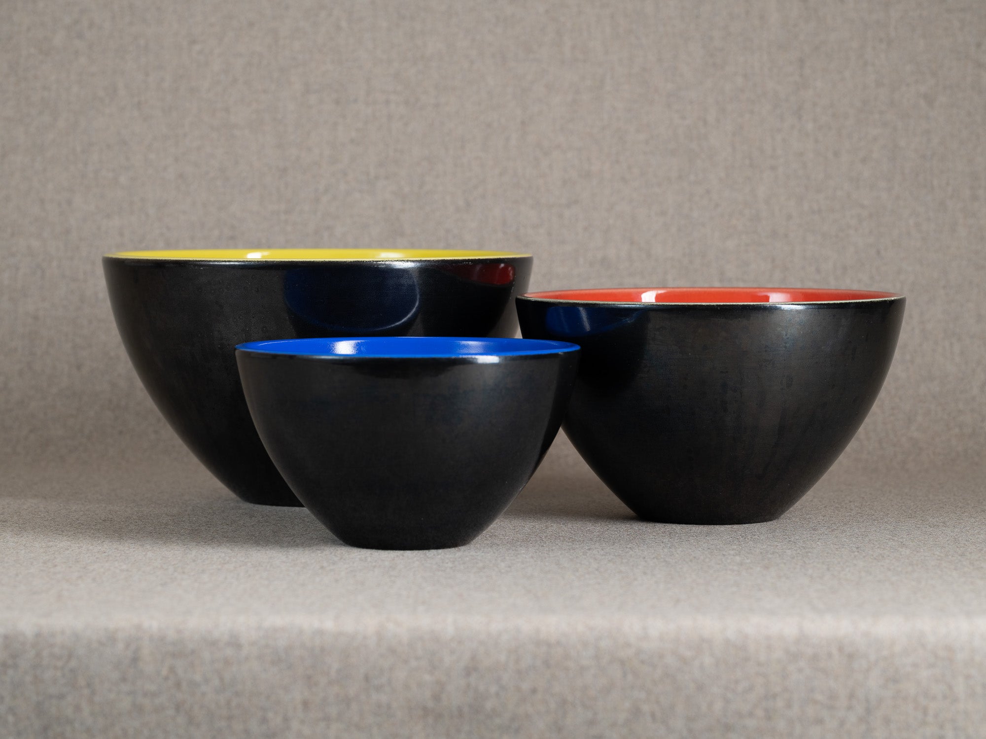 Suite de coupes gigognes "constructivistes" par Fernand Elchinger à Soufflenheim, France (vers 1955-58)..Set of 3 "bauhaus" bowls by Fernand Elchinger in Soufflenheim, France (circa 1955-58)