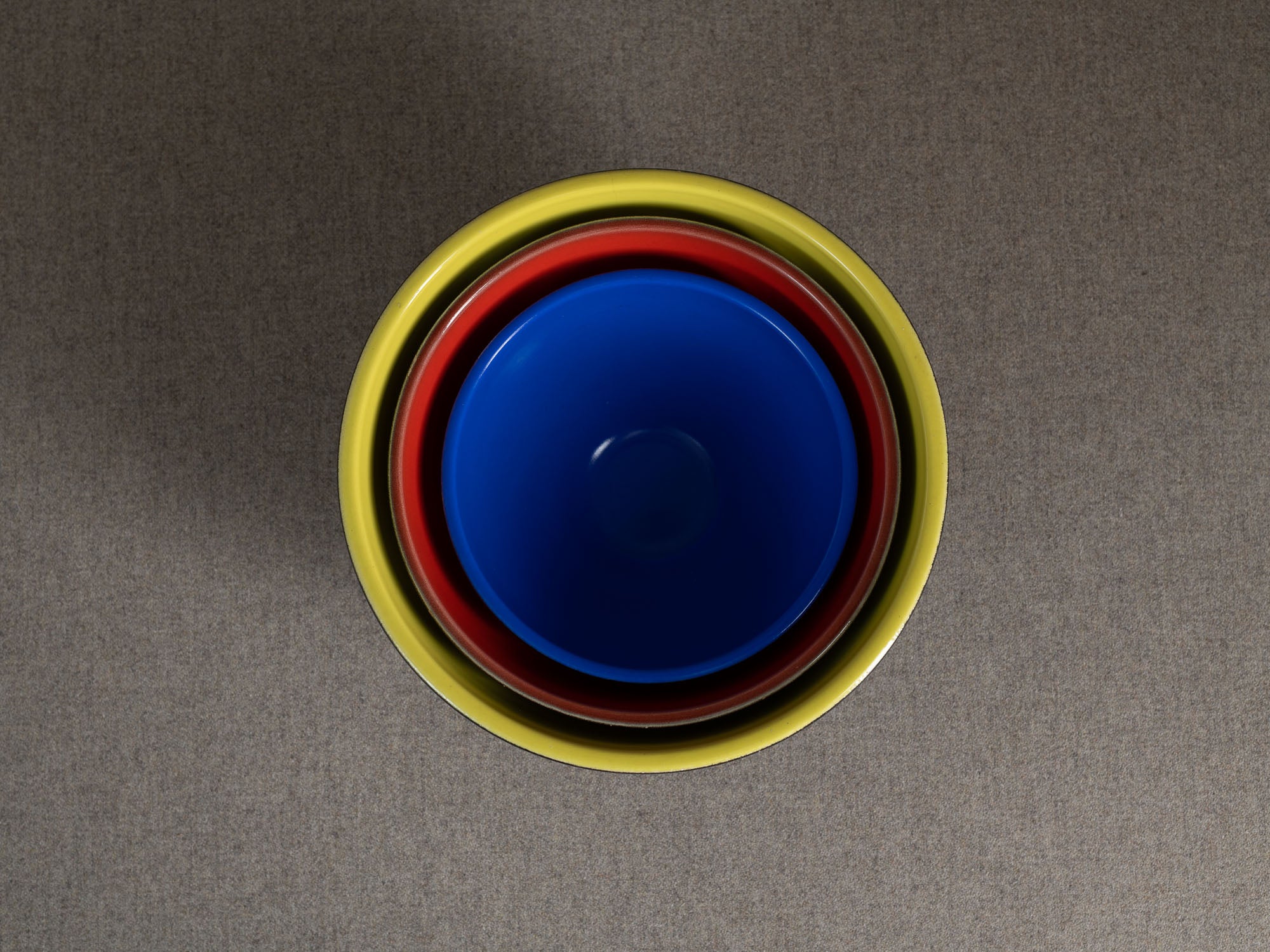 Suite de coupes gigognes "constructivistes" par Fernand Elchinger à Soufflenheim, France (vers 1955-58)..Set of 3 "bauhaus" bowls by Fernand Elchinger in Soufflenheim, France (circa 1955-58)
