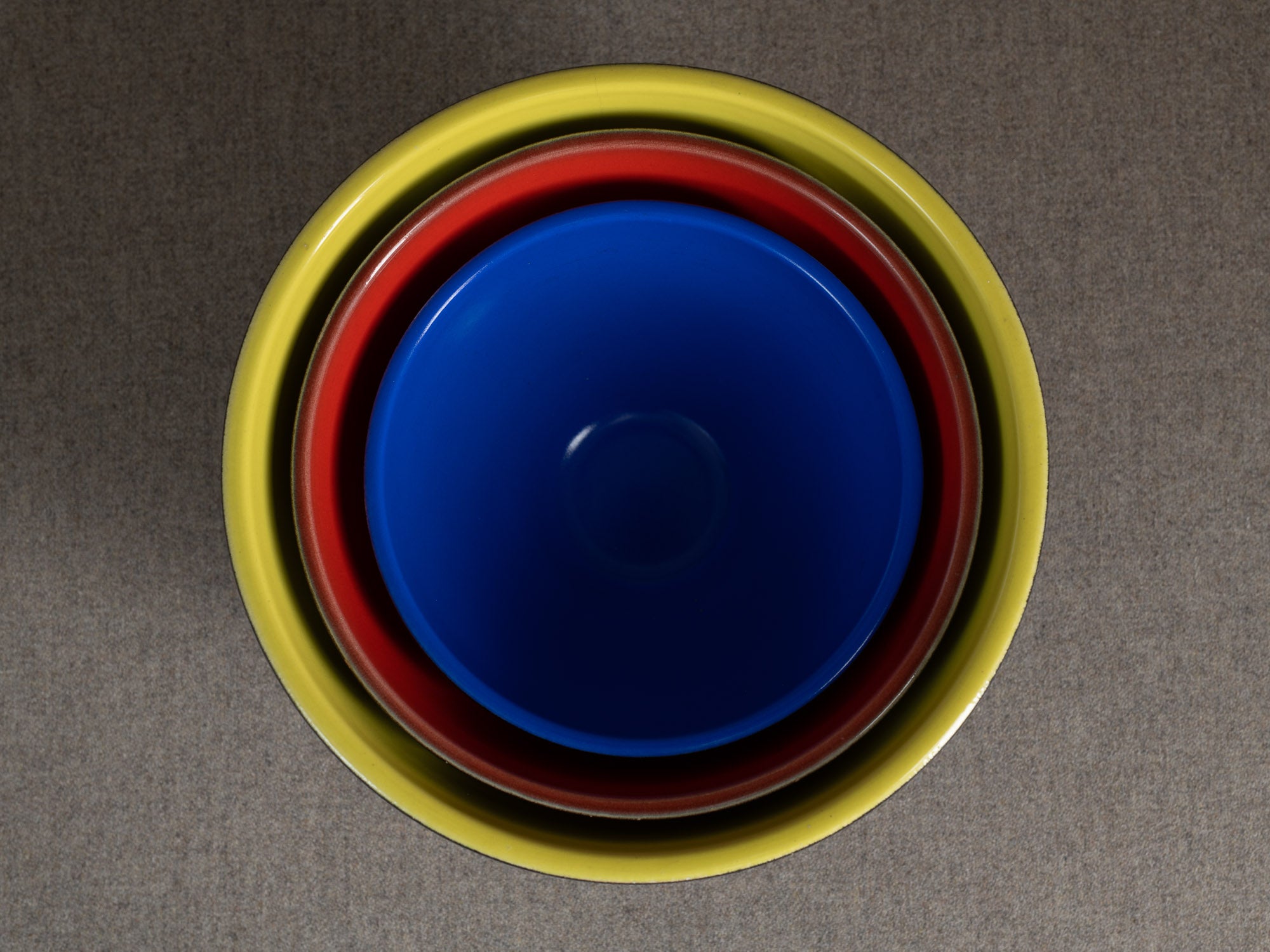 Suite de coupes gigognes "constructivistes" par Fernand Elchinger à Soufflenheim, France (vers 1955-58)..Set of 3 "bauhaus" bowls by Fernand Elchinger in Soufflenheim, France (circa 1955-58)