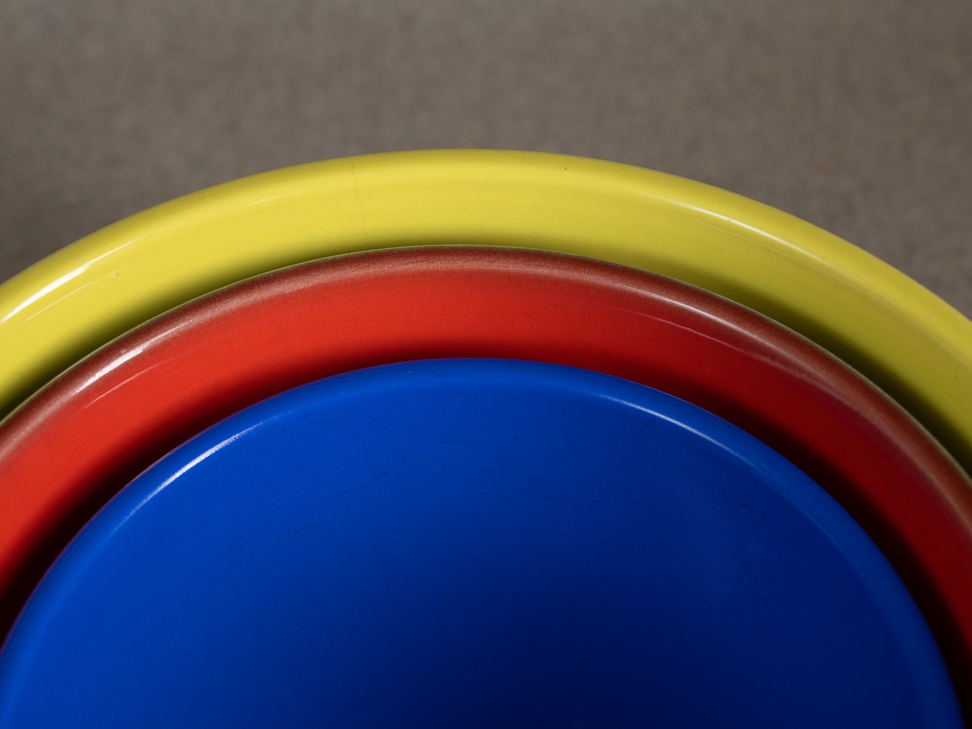 Suite de coupes gigognes "constructivistes" par Fernand Elchinger à Soufflenheim, France (vers 1955-58)..Set of 3 "bauhaus" bowls by Fernand Elchinger in Soufflenheim, France (circa 1955-58)
