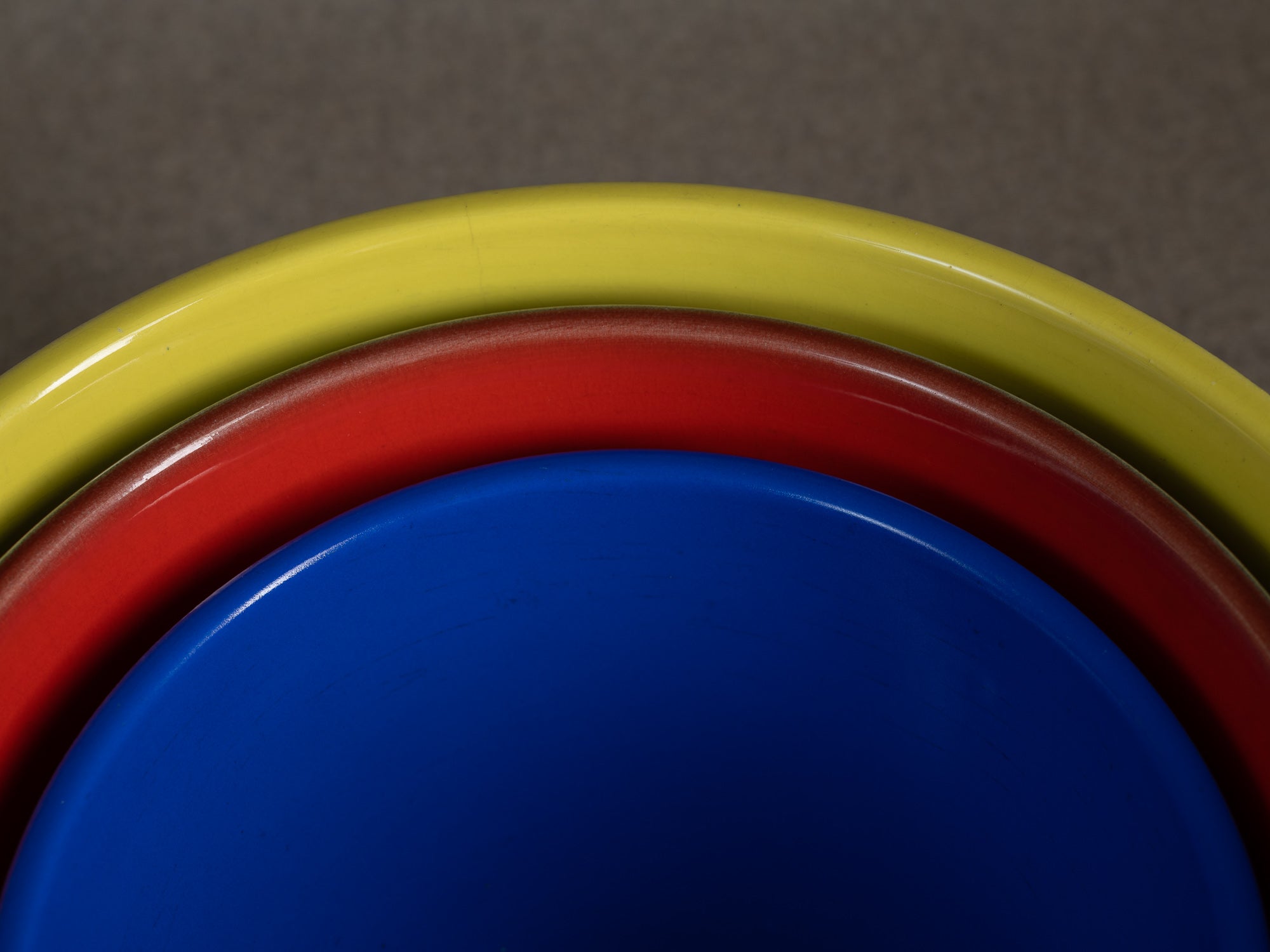 Suite de coupes gigognes "constructivistes" par Fernand Elchinger à Soufflenheim, France (vers 1955-58)..Set of 3 "bauhaus" bowls by Fernand Elchinger in Soufflenheim, France (circa 1955-58)