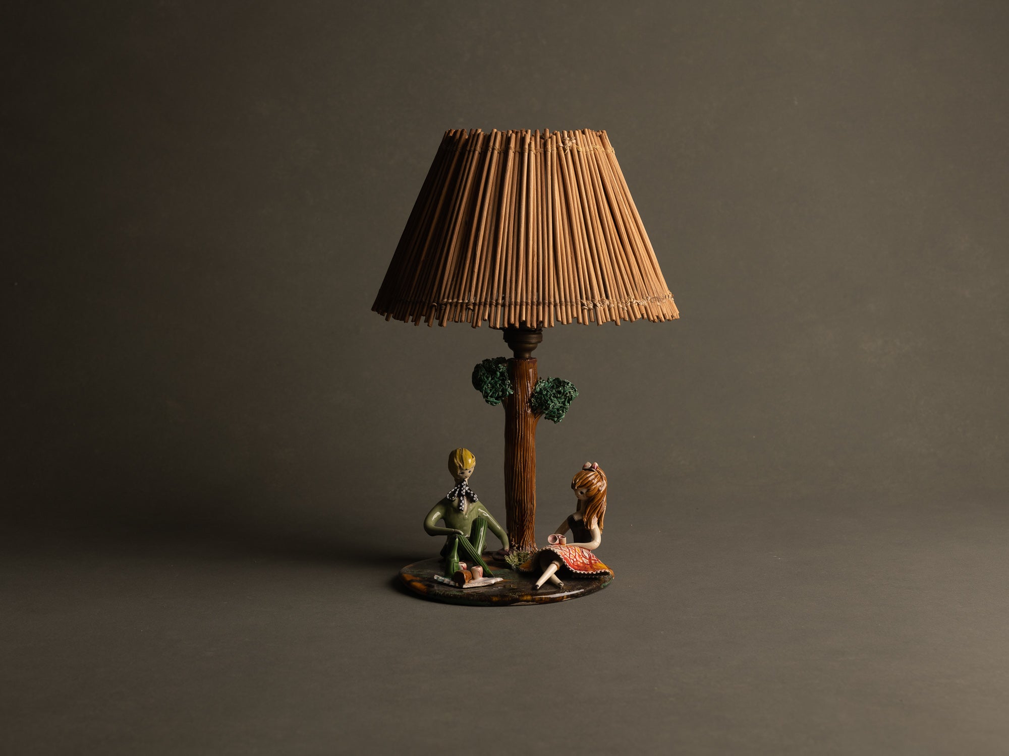 Lampe‑sculpture de Lucien Neuquelman, France (vers 1955)..Sculptural lamp by Lucien Neuquelman, France (circa 1955)