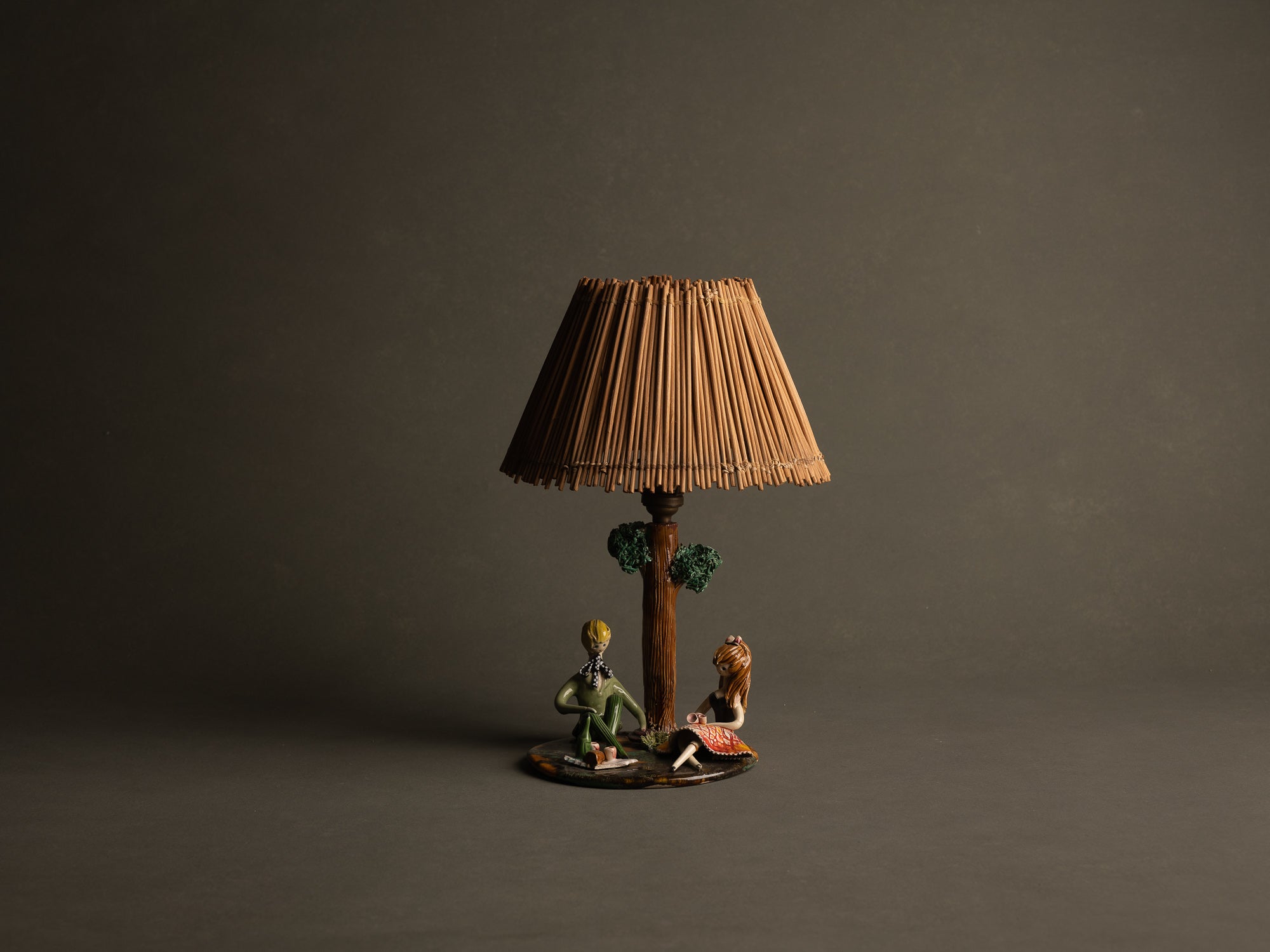 Lampe‑sculpture de Lucien Neuquelman, France (vers 1955)..Sculptural lamp by Lucien Neuquelman, France (circa 1955)