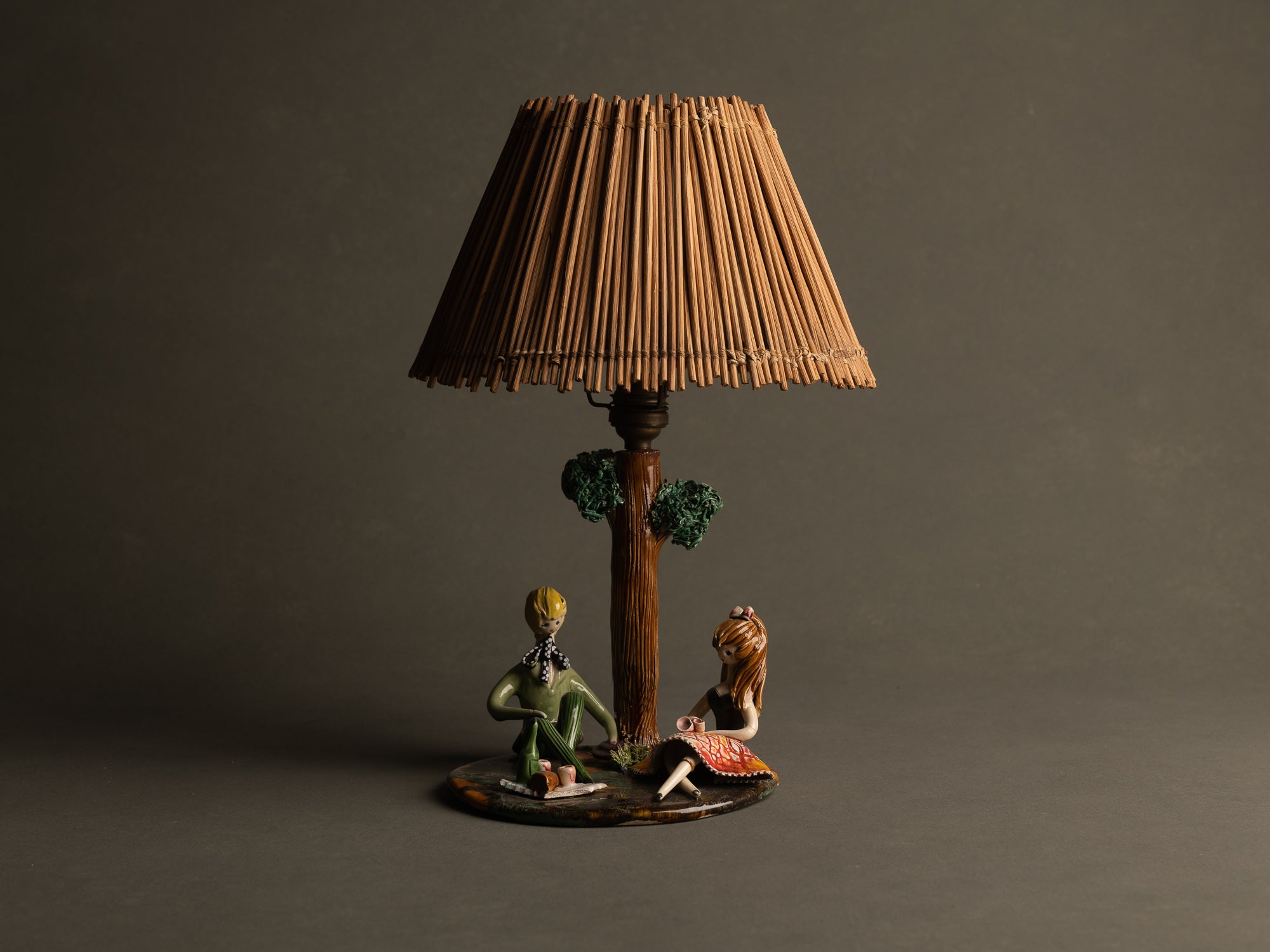 Lampe‑sculpture de Lucien Neuquelman, France (vers 1955)..Sculptural lamp by Lucien Neuquelman, France (circa 1955)