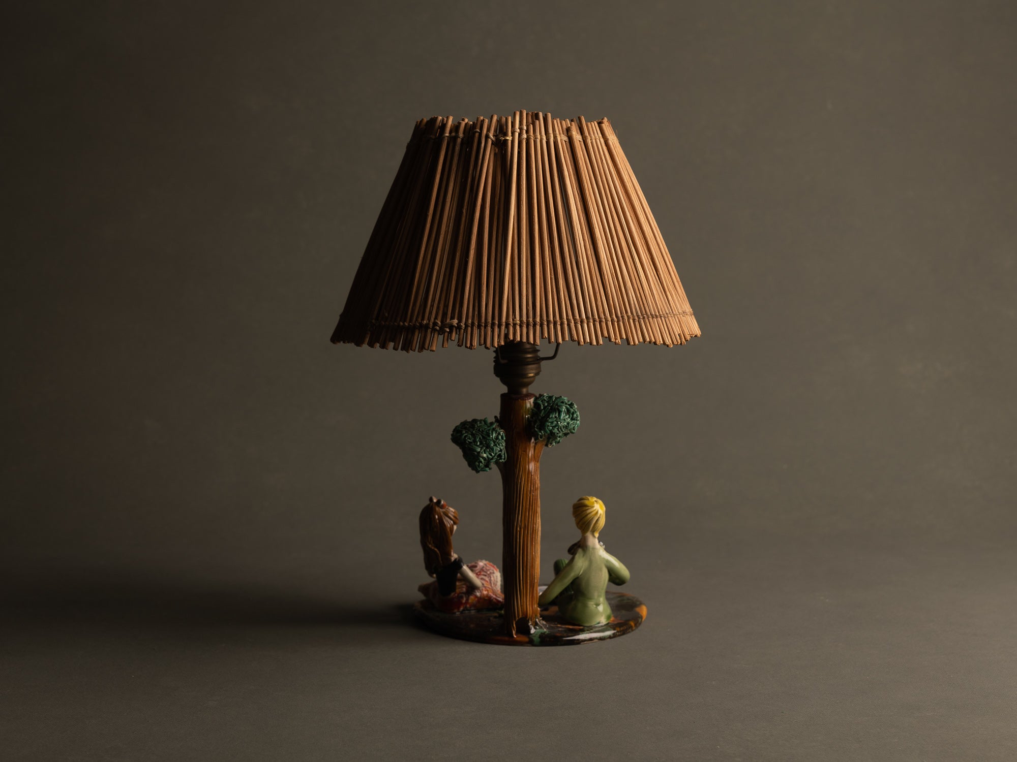 Lampe‑sculpture de Lucien Neuquelman, France (vers 1955)..Sculptural lamp by Lucien Neuquelman, France (circa 1955)