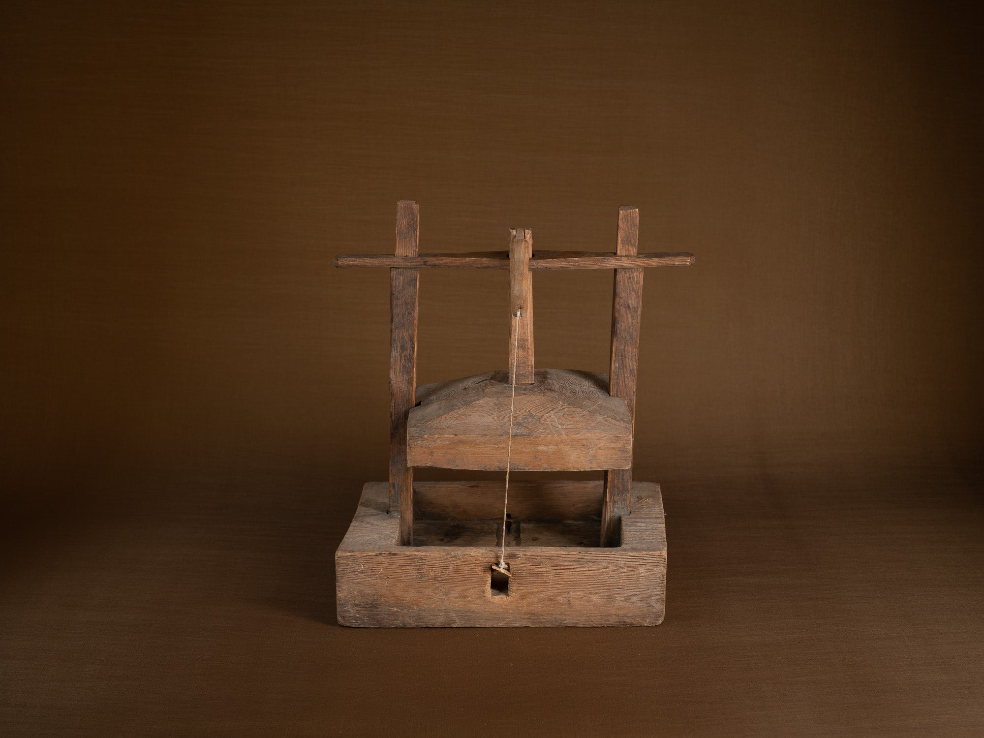 Rare piège à souris, Suède (Fin du XVIIIe / début du XIXe siècle)..Rare mousetrap, Sweden (late 18th / early 19th century)
