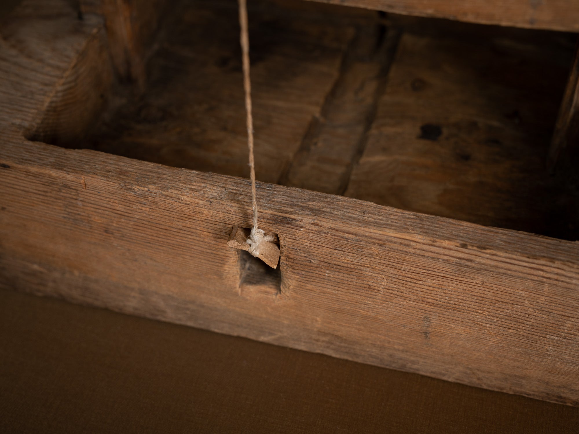 Rare piège à souris, Suède (Fin du XVIIIe / début du XIXe siècle)..Rare mousetrap, Sweden (late 18th / early 19th century)