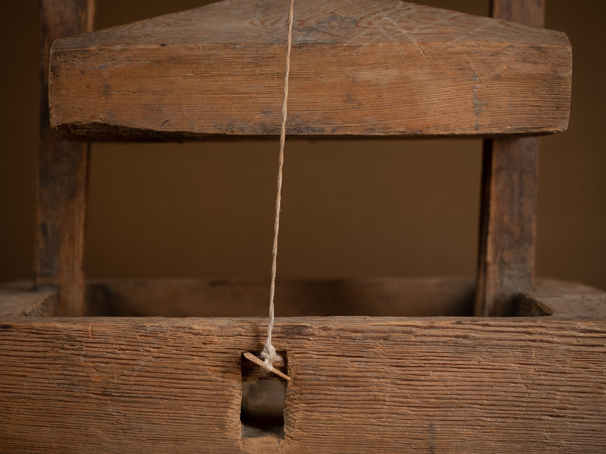 Rare piège à souris, Suède (Fin du XVIIIe / début du XIXe siècle)..Rare mousetrap, Sweden (late 18th / early 19th century)