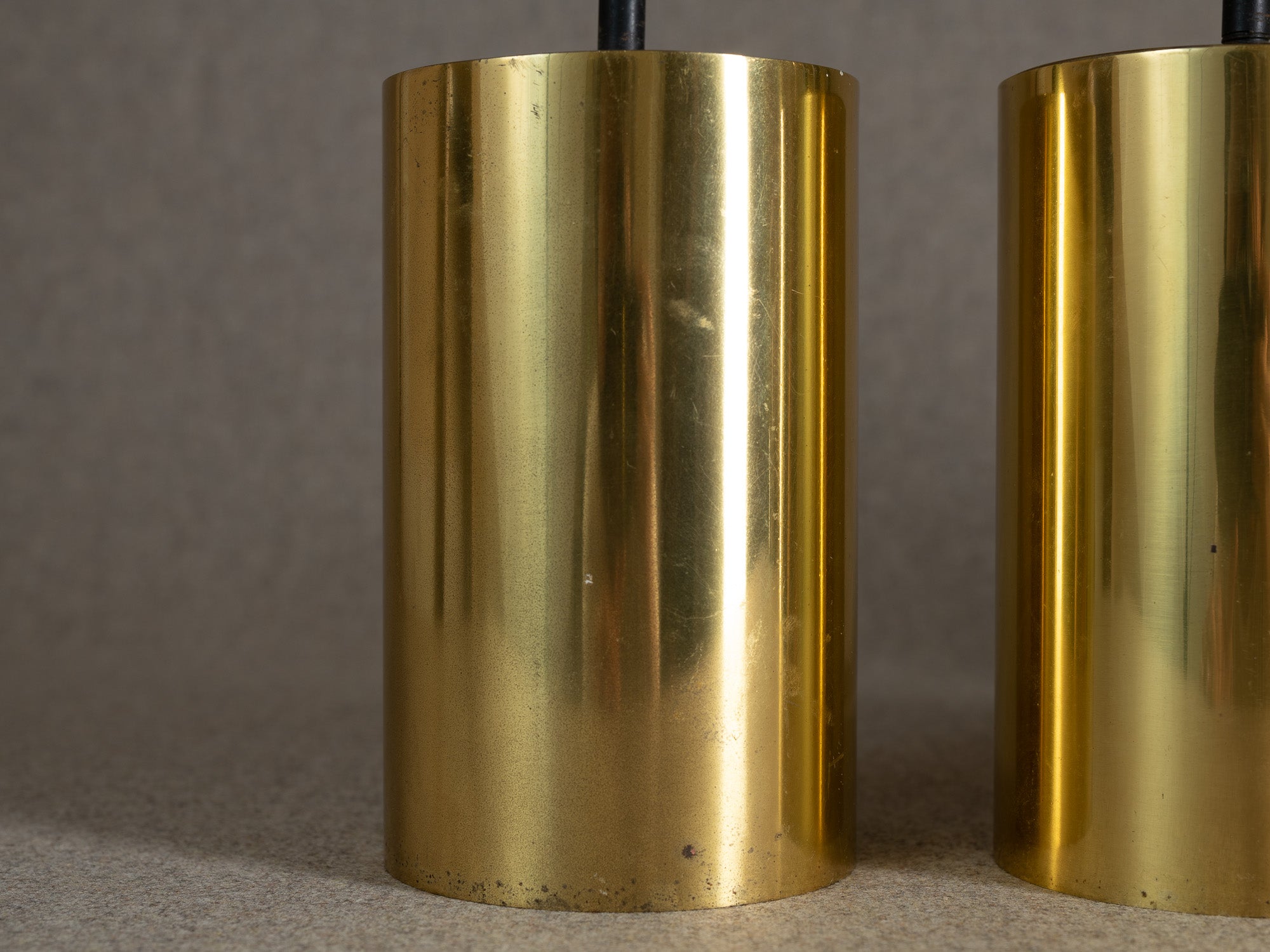 Suite de 4 appliques / plafonniers "tuyau" par Parscot, France (Années 1950)..Set of 4 wall sconces / ceiling lights by Parscot, France (1950s)