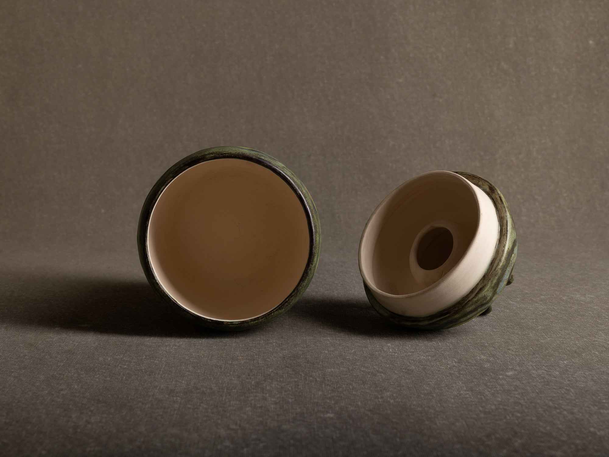 Rare boîte / pot couvert de Henri‑Georges Dupetit, France (vers 1955)..Rare lidded pot by Henri‑Georges Dupetit, France (circa 1955)