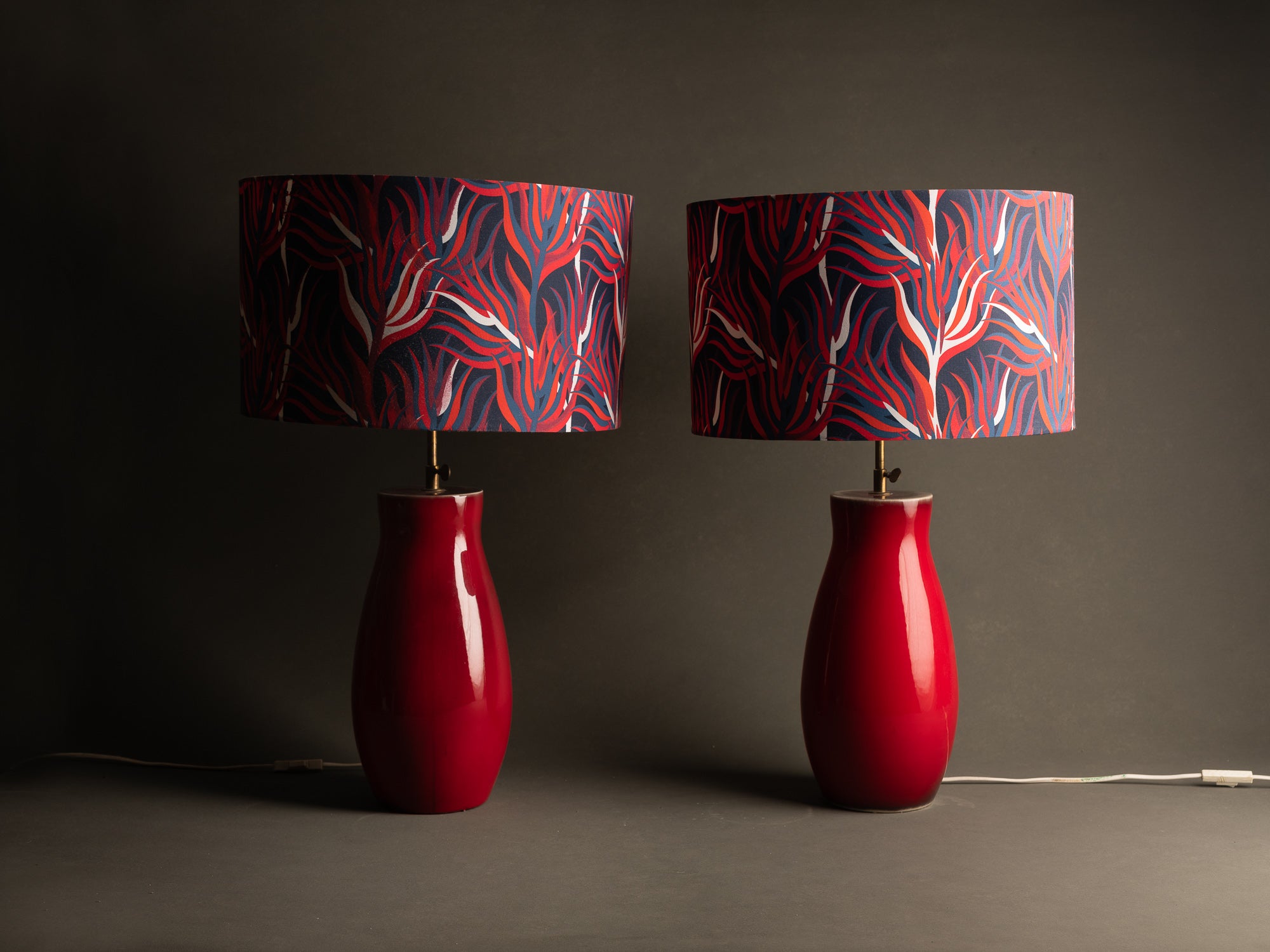 Paire de lampes en faïence, Italie (années 1970)..Pair of ceramic table lamps, Italy (1970)