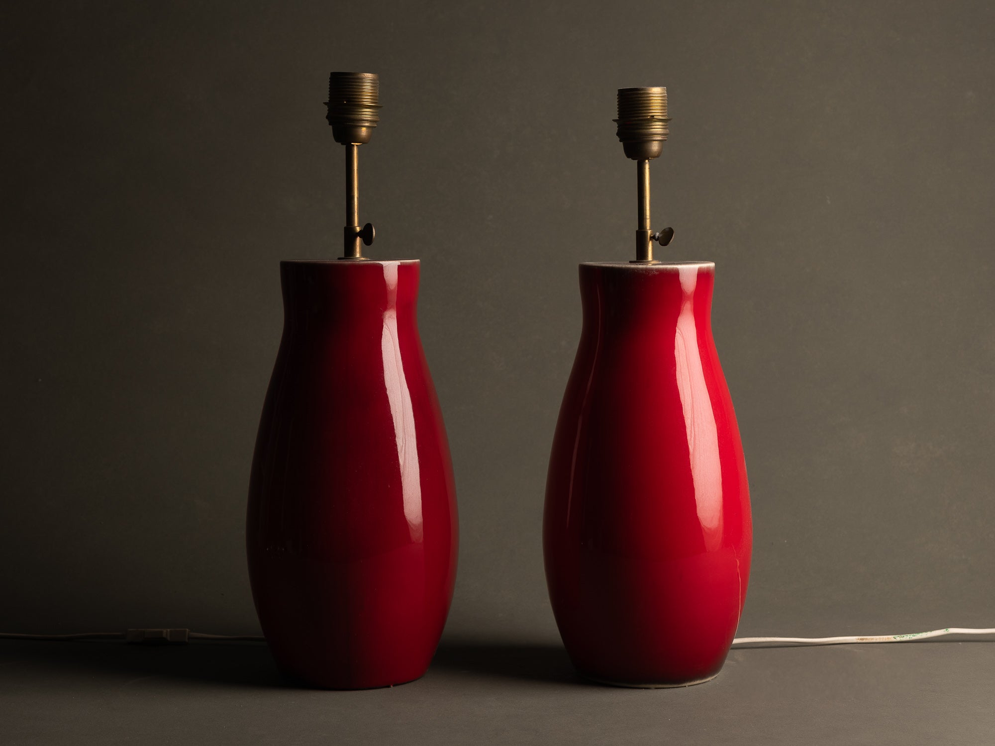 Paire de lampes en faïence, Italie (années 1970)..Pair of ceramic table lamps, Italy (1970)