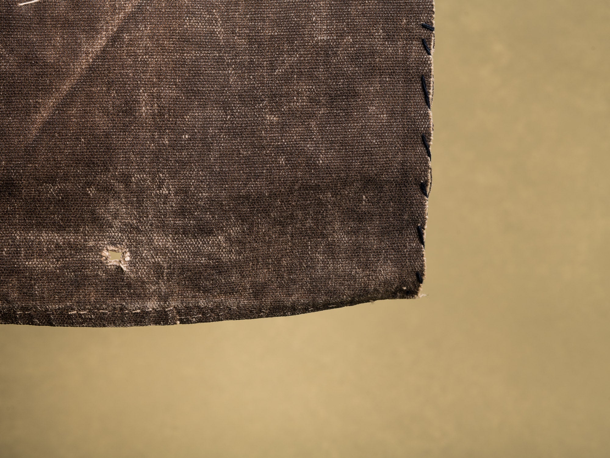Mitate, sakabukuro, ancien fragment de sac à saké, Japon (fin d'époque Edo / début de l'ère Meiji)..Mitate, Sakabukuro, old fragment of sake bag, Japan (late Edo period / early Meiji period)