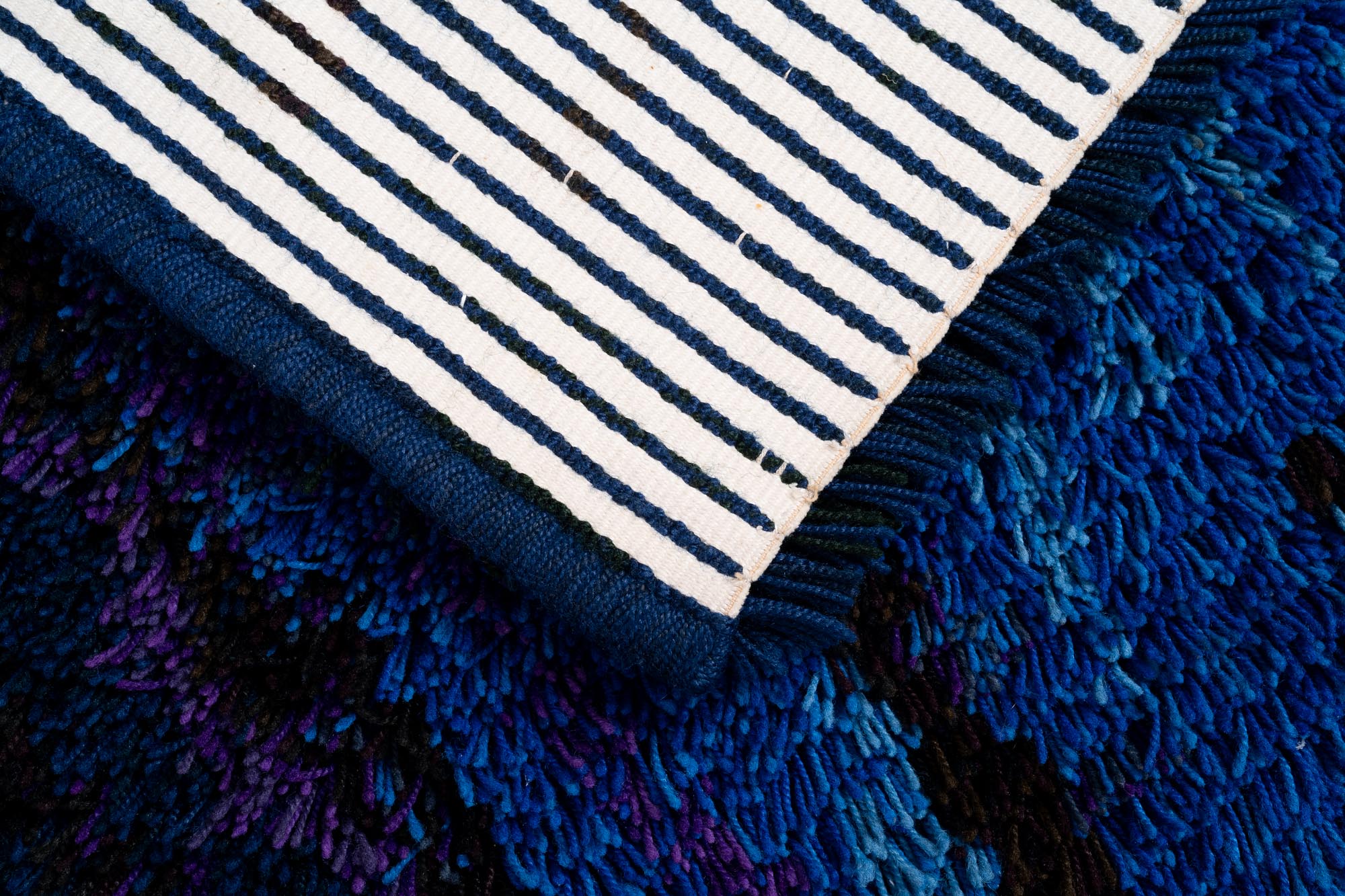 Tapisserie / Tapis Ryijy en laine, Finlande (vers 1968)..Ryijy rug / wall tapestry, Finland (ca. 1968)