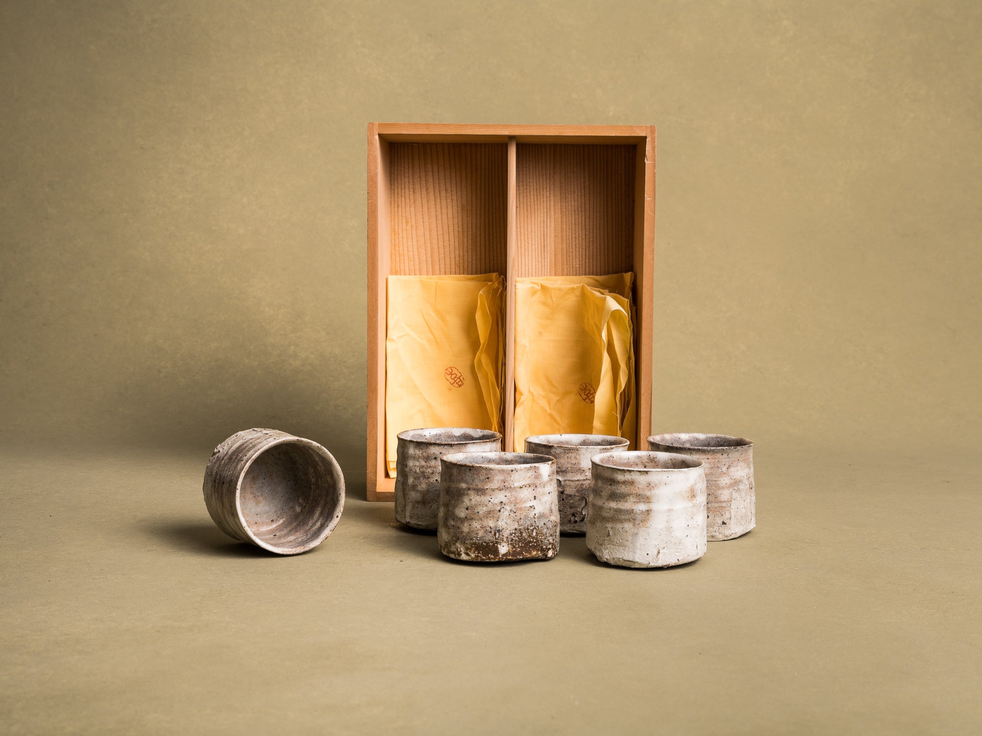 Rare service à thé kumidashi senchawan par le maître Kitaro Kawamura, Japon (vers 1950)..Rare kumidashi senchawan tea set by master Kitaro Kawamura, Japan (circa 1950)